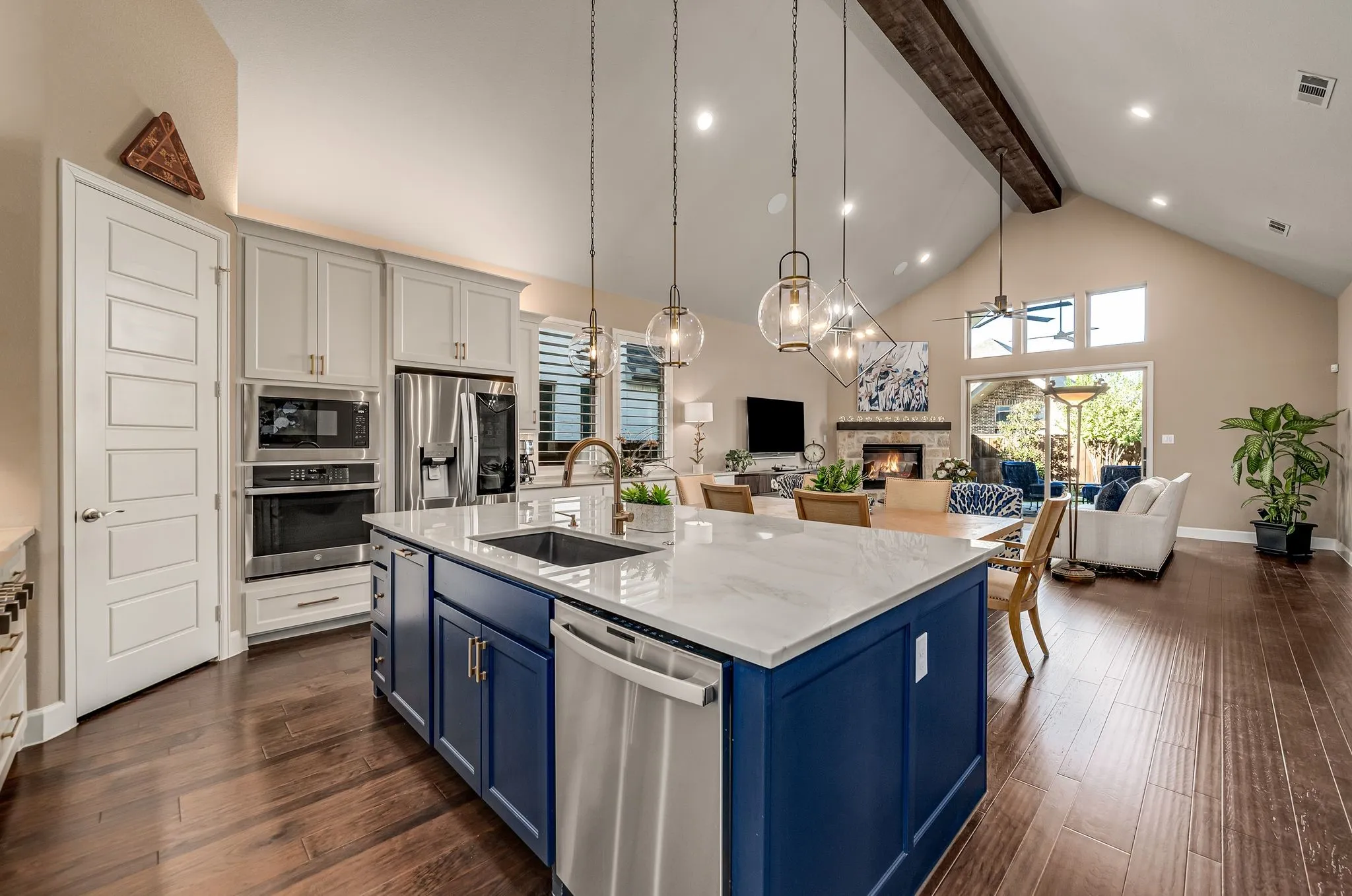 Single Family Residence For Sale in Denton County , 3025 Warrington, The Colony, Texas 75056, 4 Bedroom, 3 Bathroom, 2 Garage spaces, 2,474 Sqft, built in 2022, Preowned, mls#21165848, Real Estate Agent in The Colony, Homes For Sale in Denton county, Homes For Sale in The Colony, Realtor in The Colony Texas, Real Estate Brokerage Independent Realty Texas, Luminita Cordes Realtor