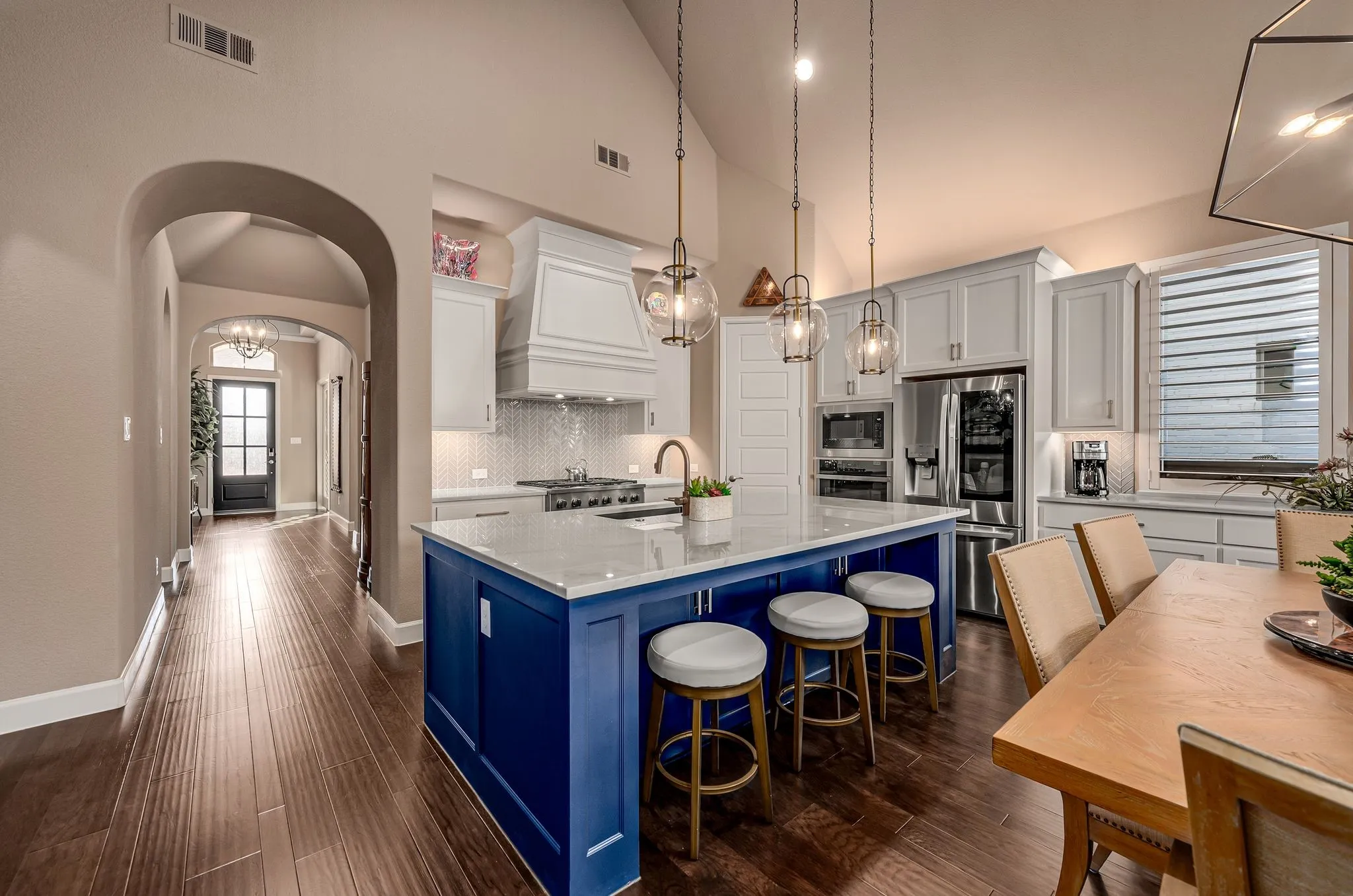 Single Family Residence For Sale in Denton County , 3025 Warrington, The Colony, Texas 75056, 4 Bedroom, 3 Bathroom, 2 Garage spaces, 2,474 Sqft, built in 2022, Preowned, mls#21165848, Real Estate Agent in The Colony, Homes For Sale in Denton county, Homes For Sale in The Colony, Realtor in The Colony Texas, Real Estate Brokerage Independent Realty Texas, Luminita Cordes Realtor