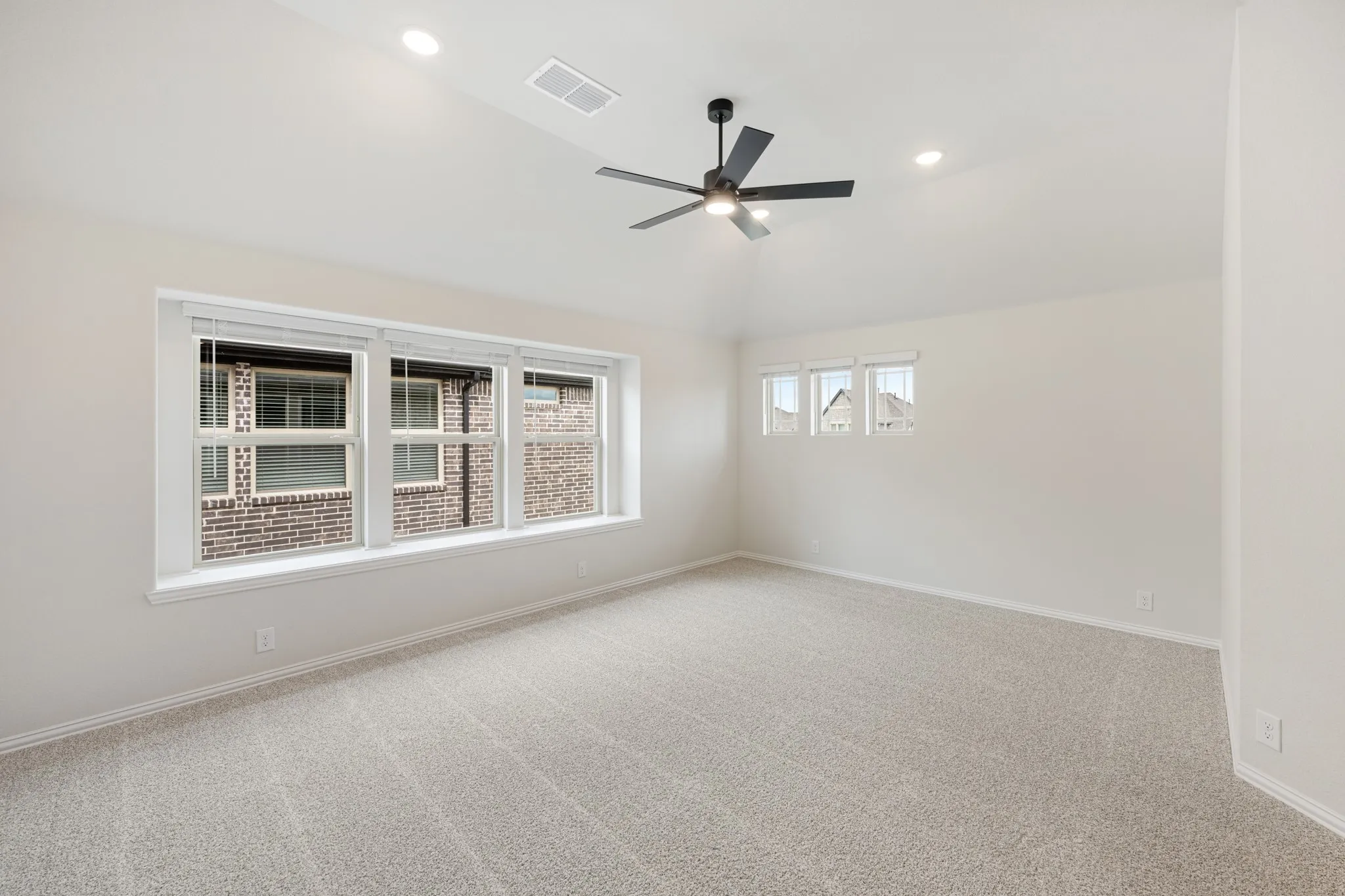 Single Family Residence For Sale in Denton County , 3305 Emerald Trace Drive, Denton, Texas 76226, 5 Bedroom, 5 Bathroom, 3 Garage spaces, 4,065 Sqft, built in 2026, New Construction - Incomplete, mls#21183743, Real Estate Agent in Denton, Homes For Sale in Denton county, Homes For Sale in Denton, Realtor in Denton Texas, Real Estate Brokerage Independent Realty Texas, Luminita Cordes Realtor