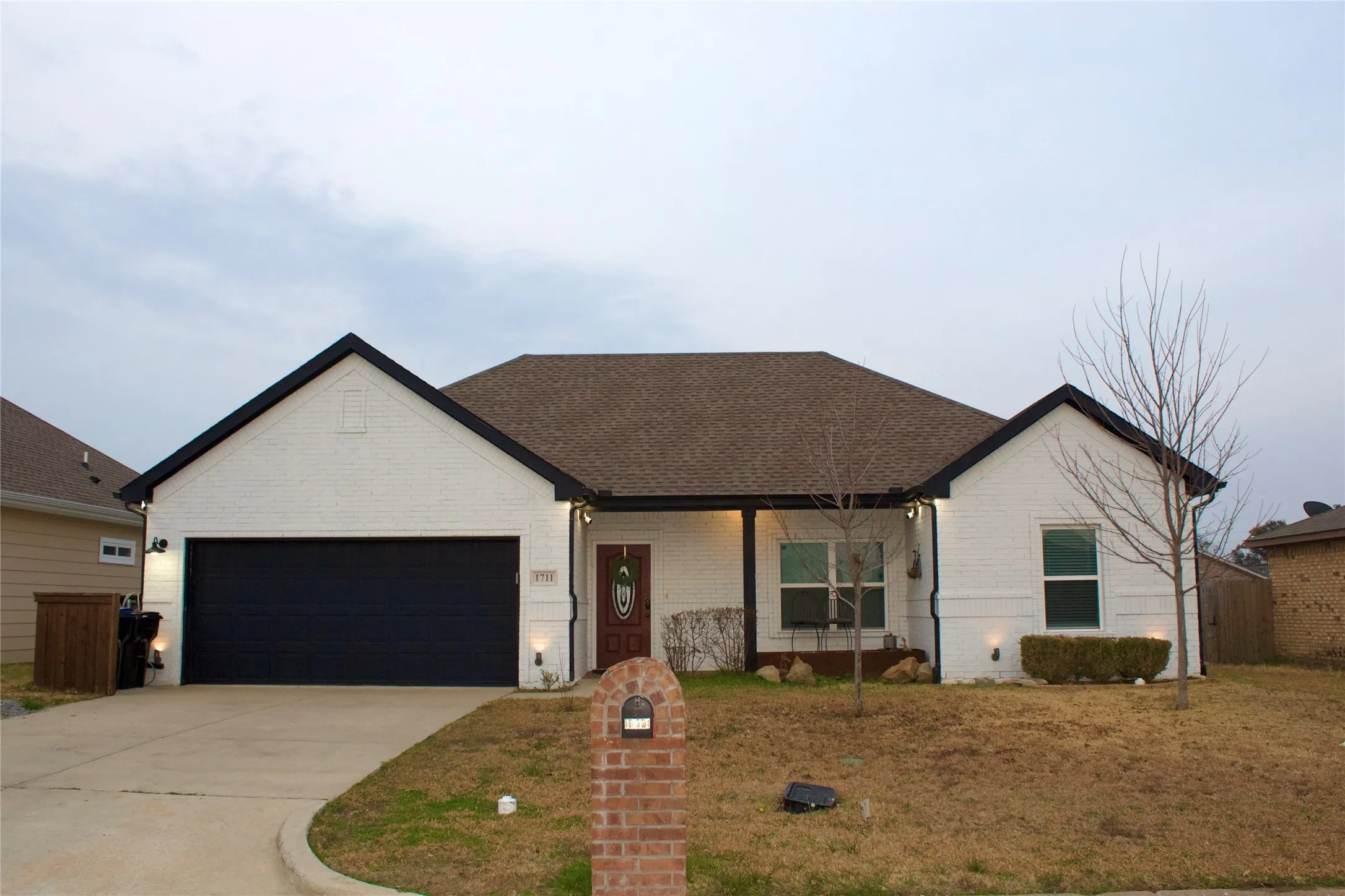 Single Family Residence For Sale in Hunt County , 1711 Fred Street, Greenville, Texas 75401, 3 Bedroom, 2 Bathroom, 2 Garage spaces, 1,331 Sqft, built in 2017, mls#21173023, Real Estate Agent in Greenville, Homes For Sale in Hunt county, Homes For Sale in Greenville, Realtor in Greenville Texas, Real Estate Brokerage Independent Realty Texas, Luminita Cordes Realtor
