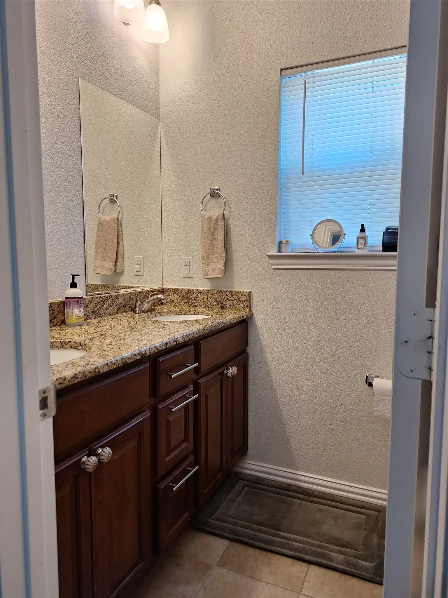 Single Family Residence For Sale in Hunt County , 1711 Fred Street, Greenville, Texas 75401, 3 Bedroom, 2 Bathroom, 2 Garage spaces, 1,331 Sqft, built in 2017, mls#21173023, Real Estate Agent in Greenville, Homes For Sale in Hunt county, Homes For Sale in Greenville, Realtor in Greenville Texas, Real Estate Brokerage Independent Realty Texas, Luminita Cordes Realtor