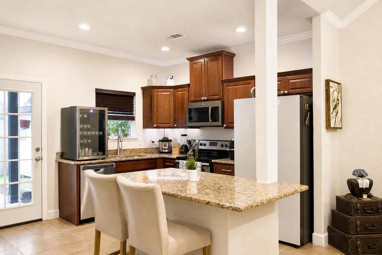 Single Family Residence For Sale in Hunt County , 1711 Fred Street, Greenville, Texas 75401, 3 Bedroom, 2 Bathroom, 2 Garage spaces, 1,331 Sqft, built in 2017, mls#21173023, Real Estate Agent in Greenville, Homes For Sale in Hunt county, Homes For Sale in Greenville, Realtor in Greenville Texas, Real Estate Brokerage Independent Realty Texas, Luminita Cordes Realtor