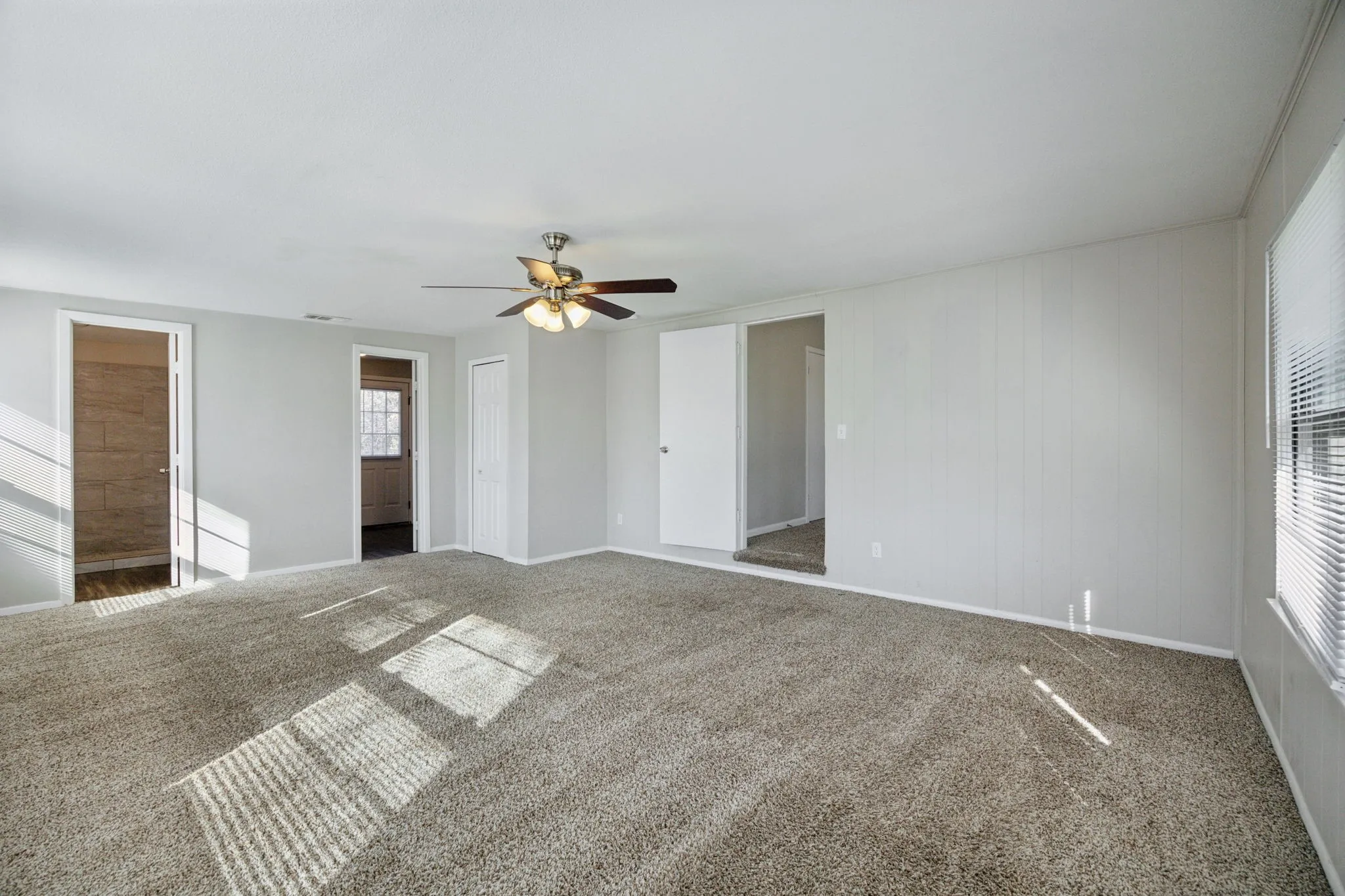 Single Family Residence For Sale in Tarrant County , 5032 Marks Place, Fort Worth, Texas 76116, 4 Bedrooms, 2 Bathrooms, 1 Garage spaces, 1,546 Sqft, built in 1952, Price $239,000, mls#21183839, Real Estate Agent in Fort Worth, Homes For Sale in Tarrant county, Homes For Sale in Fort Worth, Realtor in Fort Worth Texas, Real Estate Brokerage Independent Realty Texas, Luminita Cordes Realtor