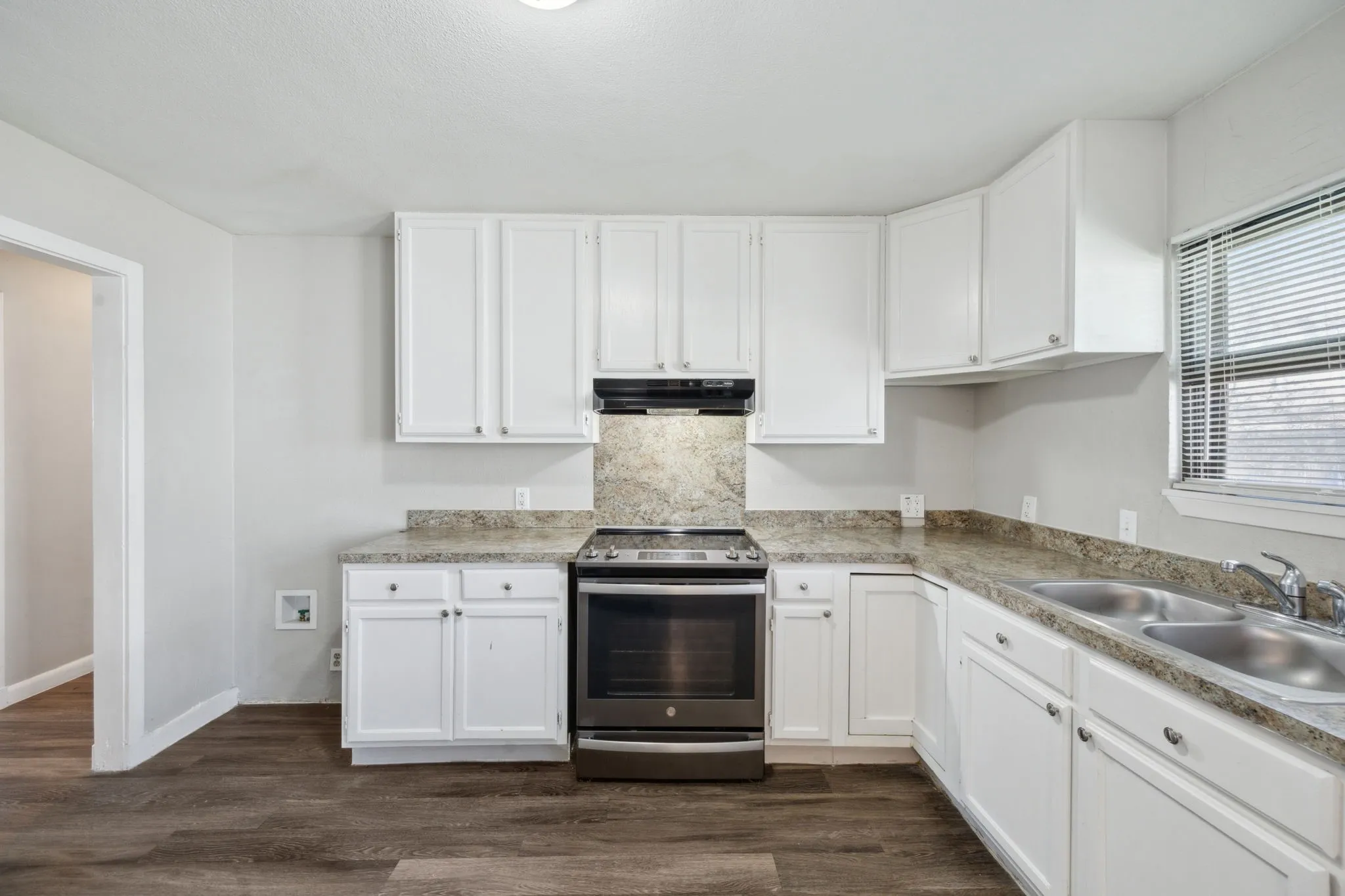 Single Family Residence For Sale in Tarrant County , 5032 Marks Place, Fort Worth, Texas 76116, 4 Bedrooms, 2 Bathrooms, 1 Garage spaces, 1,546 Sqft, built in 1952, Price $239,000, mls#21183839, Real Estate Agent in Fort Worth, Homes For Sale in Tarrant county, Homes For Sale in Fort Worth, Realtor in Fort Worth Texas, Real Estate Brokerage Independent Realty Texas, Luminita Cordes Realtor