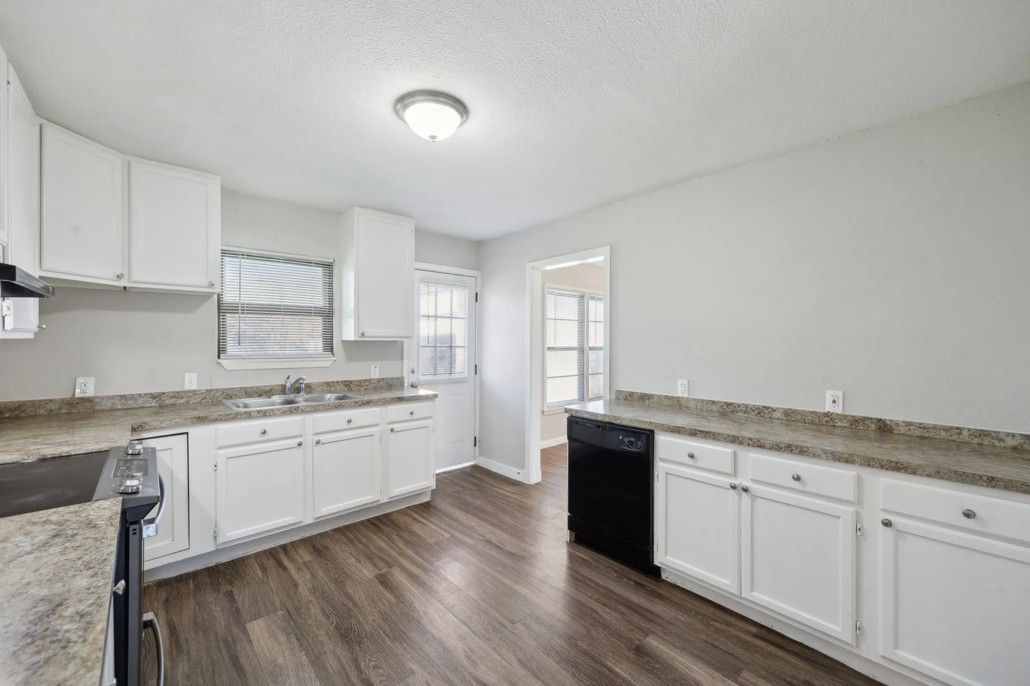 Single Family Residence For Sale in Tarrant County , 5032 Marks Place, Fort Worth, Texas 76116, 4 Bedrooms, 2 Bathrooms, 1 Garage spaces, 1,546 Sqft, built in 1952, Price $239,000, mls#21183839, Real Estate Agent in Fort Worth, Homes For Sale in Tarrant county, Homes For Sale in Fort Worth, Realtor in Fort Worth Texas, Real Estate Brokerage Independent Realty Texas, Luminita Cordes Realtor