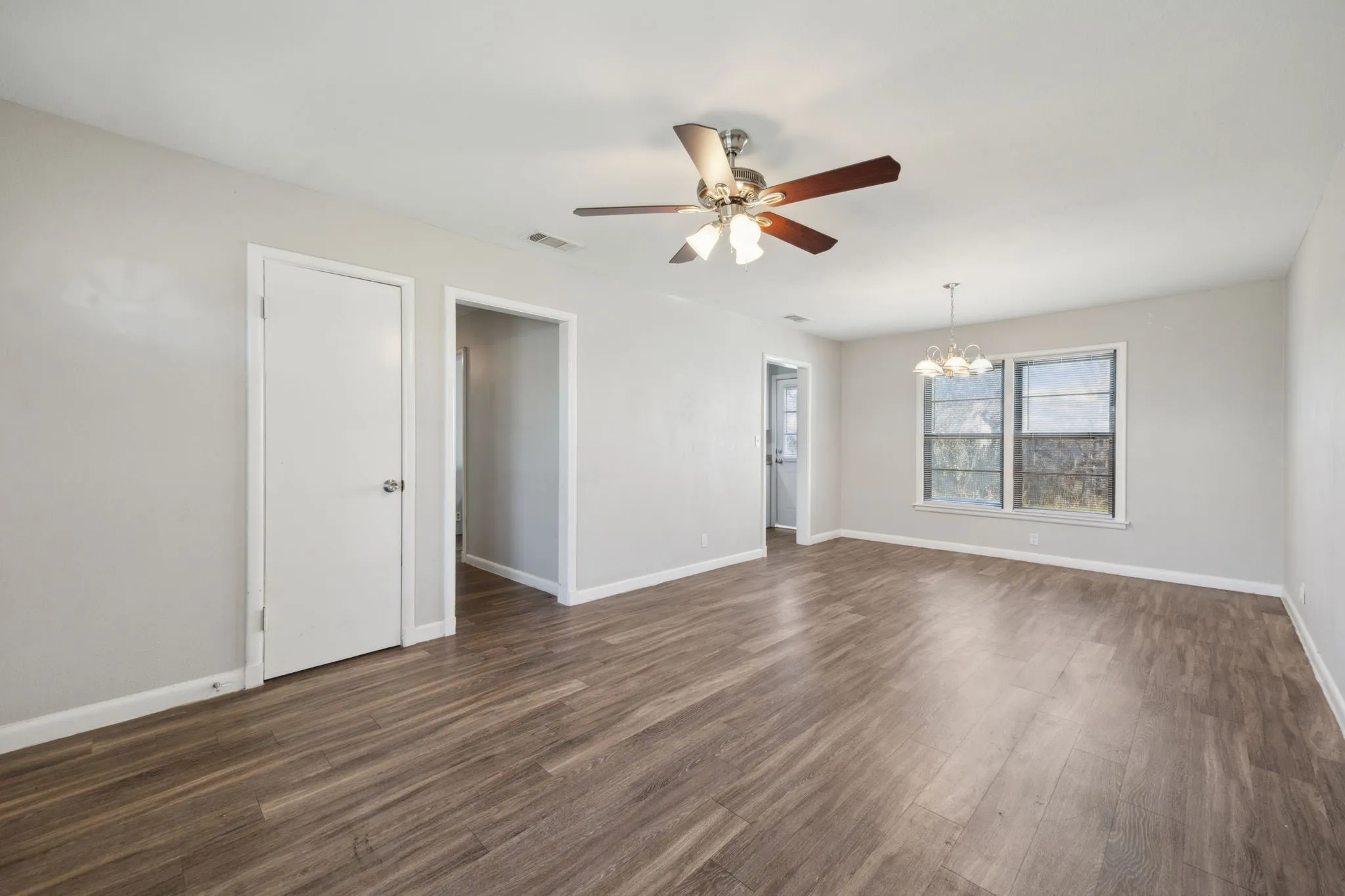 Single Family Residence For Sale in Tarrant County , 5032 Marks Place, Fort Worth, Texas 76116, 4 Bedrooms, 2 Bathrooms, 1 Garage spaces, 1,546 Sqft, built in 1952, Price $239,000, mls#21183839, Real Estate Agent in Fort Worth, Homes For Sale in Tarrant county, Homes For Sale in Fort Worth, Realtor in Fort Worth Texas, Real Estate Brokerage Independent Realty Texas, Luminita Cordes Realtor