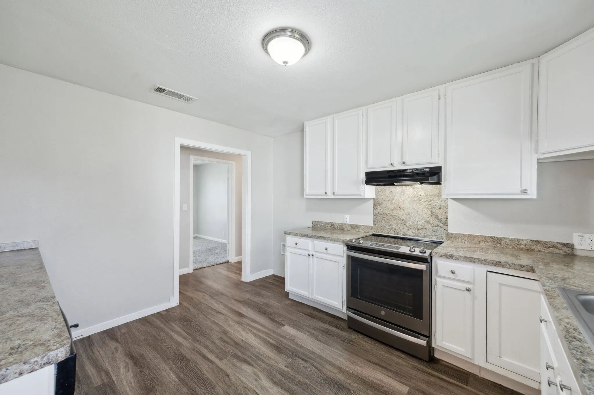 Single Family Residence For Sale in Tarrant County , 5032 Marks Place, Fort Worth, Texas 76116, 4 Bedrooms, 2 Bathrooms, 1 Garage spaces, 1,546 Sqft, built in 1952, Price $239,000, mls#21183839, Real Estate Agent in Fort Worth, Homes For Sale in Tarrant county, Homes For Sale in Fort Worth, Realtor in Fort Worth Texas, Real Estate Brokerage Independent Realty Texas, Luminita Cordes Realtor