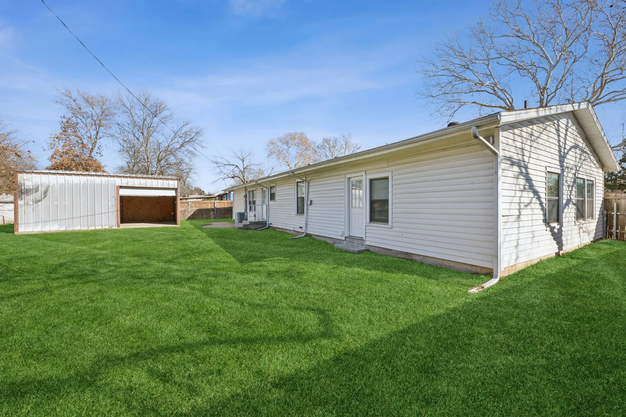 Single Family Residence For Sale in Tarrant County , 5032 Marks Place, Fort Worth, Texas 76116, 4 Bedrooms, 2 Bathrooms, 1 Garage spaces, 1,546 Sqft, built in 1952, Price $239,000, mls#21183839, Real Estate Agent in Fort Worth, Homes For Sale in Tarrant county, Homes For Sale in Fort Worth, Realtor in Fort Worth Texas, Real Estate Brokerage Independent Realty Texas, Luminita Cordes Realtor