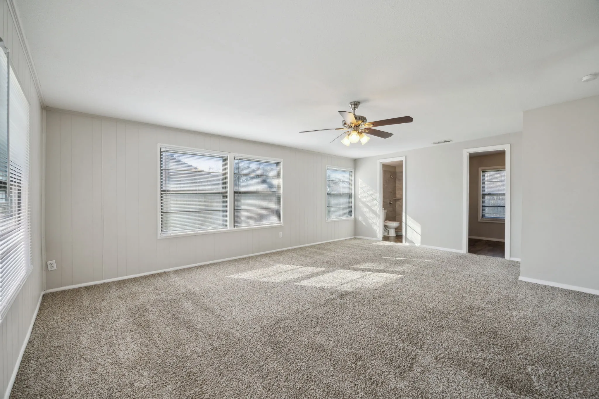 Single Family Residence For Sale in Tarrant County , 5032 Marks Place, Fort Worth, Texas 76116, 4 Bedrooms, 2 Bathrooms, 1 Garage spaces, 1,546 Sqft, built in 1952, Price $239,000, mls#21183839, Real Estate Agent in Fort Worth, Homes For Sale in Tarrant county, Homes For Sale in Fort Worth, Realtor in Fort Worth Texas, Real Estate Brokerage Independent Realty Texas, Luminita Cordes Realtor