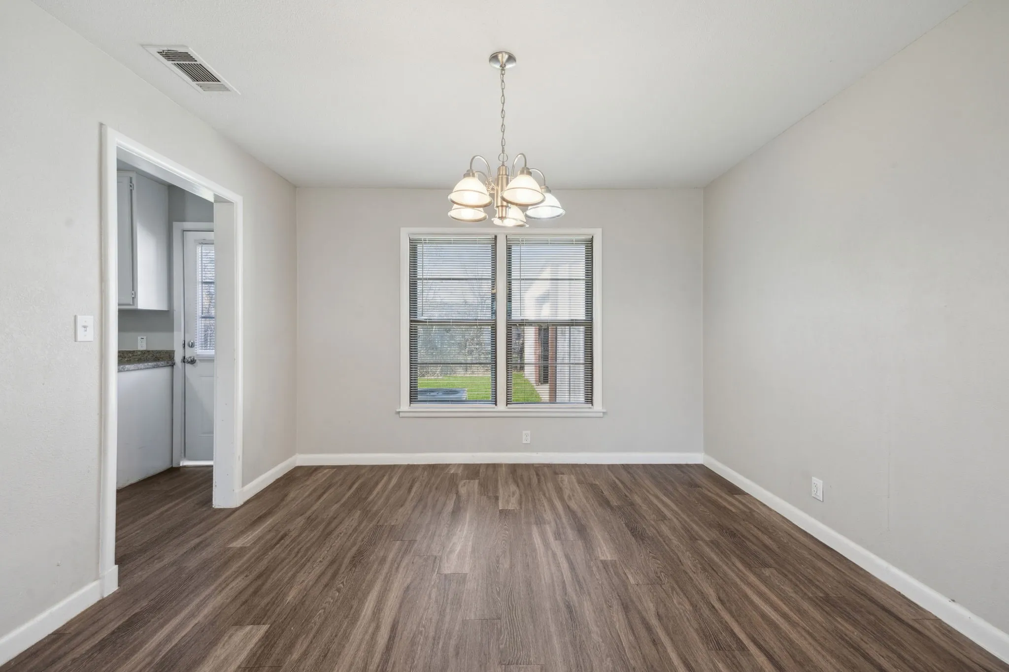 Single Family Residence For Sale in Tarrant County , 5032 Marks Place, Fort Worth, Texas 76116, 4 Bedrooms, 2 Bathrooms, 1 Garage spaces, 1,546 Sqft, built in 1952, Price $239,000, mls#21183839, Real Estate Agent in Fort Worth, Homes For Sale in Tarrant county, Homes For Sale in Fort Worth, Realtor in Fort Worth Texas, Real Estate Brokerage Independent Realty Texas, Luminita Cordes Realtor
