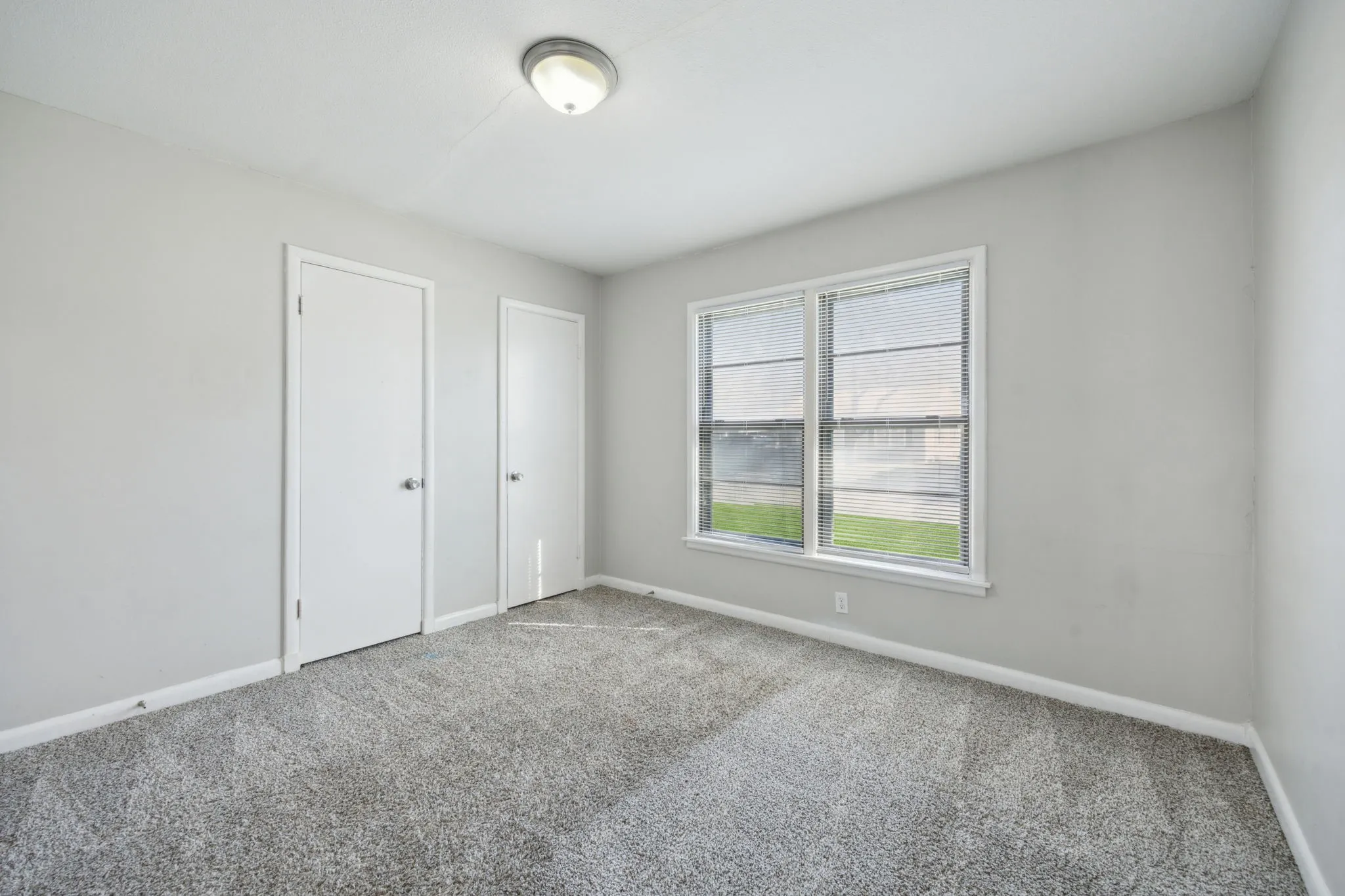 Single Family Residence For Sale in Tarrant County , 5032 Marks Place, Fort Worth, Texas 76116, 4 Bedrooms, 2 Bathrooms, 1 Garage spaces, 1,546 Sqft, built in 1952, Price $239,000, mls#21183839, Real Estate Agent in Fort Worth, Homes For Sale in Tarrant county, Homes For Sale in Fort Worth, Realtor in Fort Worth Texas, Real Estate Brokerage Independent Realty Texas, Luminita Cordes Realtor