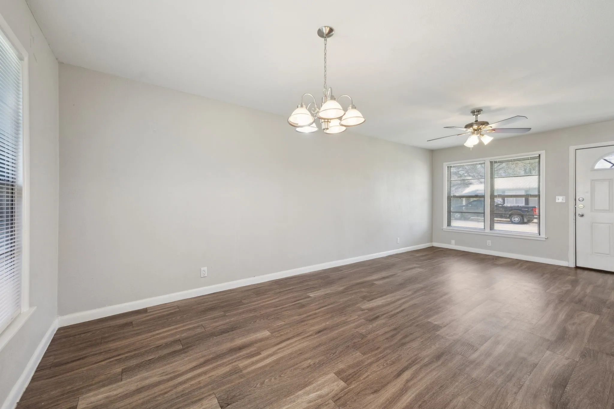 Single Family Residence For Sale in Tarrant County , 5032 Marks Place, Fort Worth, Texas 76116, 4 Bedrooms, 2 Bathrooms, 1 Garage spaces, 1,546 Sqft, built in 1952, Price $239,000, mls#21183839, Real Estate Agent in Fort Worth, Homes For Sale in Tarrant county, Homes For Sale in Fort Worth, Realtor in Fort Worth Texas, Real Estate Brokerage Independent Realty Texas, Luminita Cordes Realtor