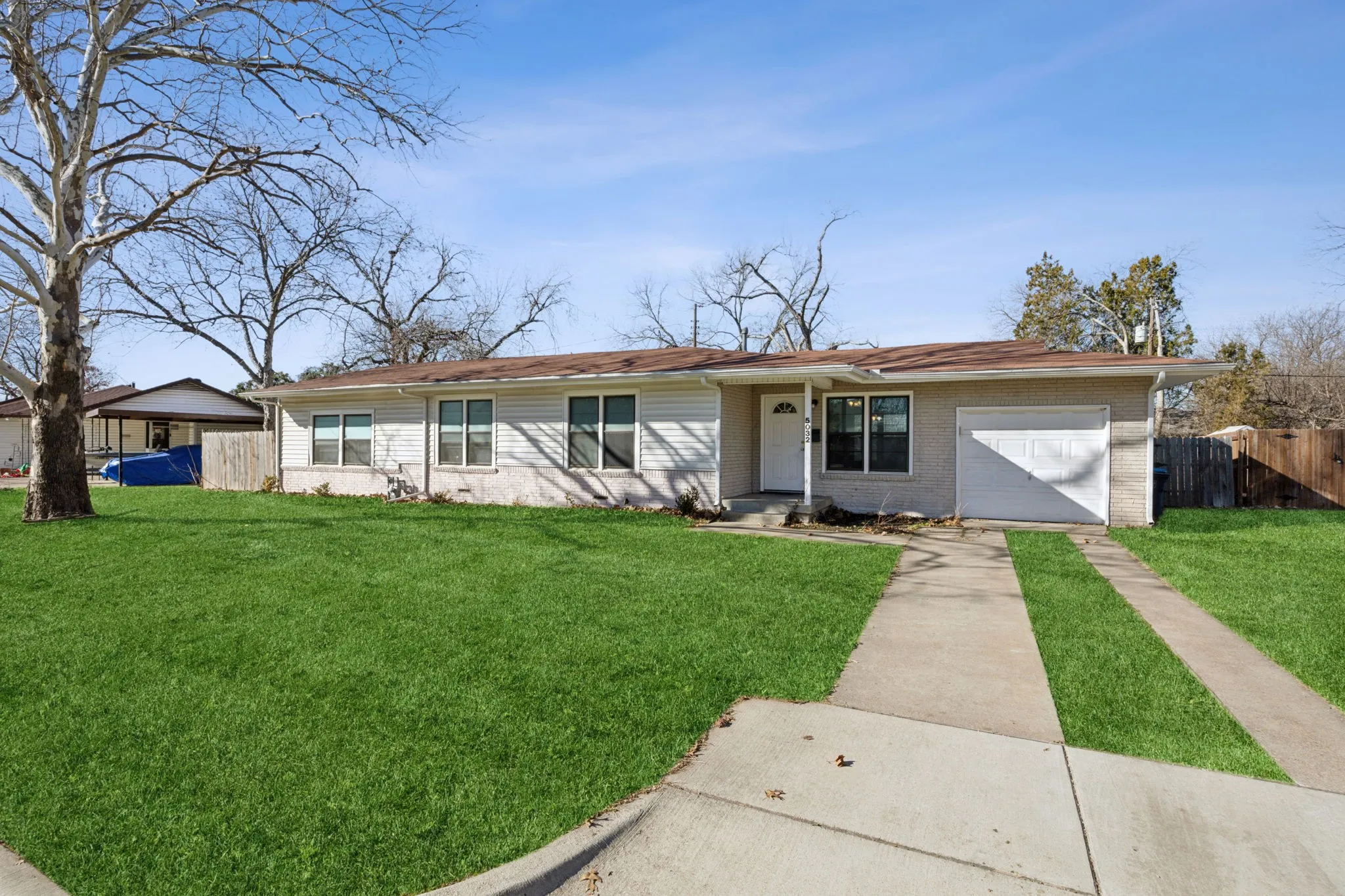 Single Family Residence For Sale in Tarrant County , 5032 Marks Place, Fort Worth, Texas 76116, 4 Bedrooms, 2 Bathrooms, 1 Garage spaces, 1,546 Sqft, built in 1952, Price $239,000, mls#21183839, Real Estate Agent in Fort Worth, Homes For Sale in Tarrant county, Homes For Sale in Fort Worth, Realtor in Fort Worth Texas, Real Estate Brokerage Independent Realty Texas, Luminita Cordes Realtor