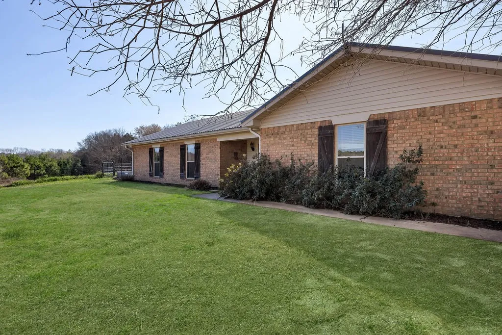 Farm For Sale in Franklin (TX) County , 473 County Road Se 3370, Winnsboro, Texas 75494, 3 Bedroom, 2 Bathroom, 2 Garage spaces, 1,660 Sqft, built in 1995, mls#21183620, Real Estate Agent in Winnsboro, Homes For Sale in Franklin (TX) county, Homes For Sale in Winnsboro, Realtor in Winnsboro Texas, Real Estate Brokerage Independent Realty Texas, Luminita Cordes Realtor