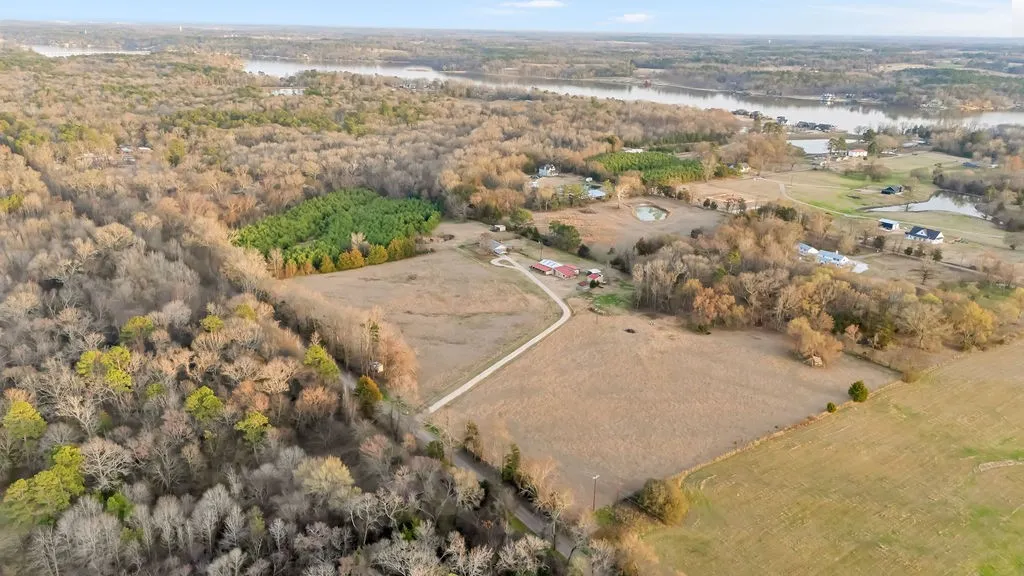 Farm For Sale in Franklin (TX) County , 473 County Road Se 3370, Winnsboro, Texas 75494, 3 Bedroom, 2 Bathroom, 2 Garage spaces, 1,660 Sqft, built in 1995, mls#21183620, Real Estate Agent in Winnsboro, Homes For Sale in Franklin (TX) county, Homes For Sale in Winnsboro, Realtor in Winnsboro Texas, Real Estate Brokerage Independent Realty Texas, Luminita Cordes Realtor