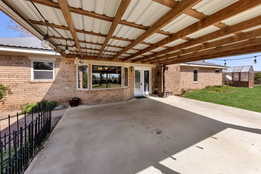 Farm For Sale in Franklin (TX) County , 473 County Road Se 3370, Winnsboro, Texas 75494, 3 Bedroom, 2 Bathroom, 2 Garage spaces, 1,660 Sqft, built in 1995, mls#21183620, Real Estate Agent in Winnsboro, Homes For Sale in Franklin (TX) county, Homes For Sale in Winnsboro, Realtor in Winnsboro Texas, Real Estate Brokerage Independent Realty Texas, Luminita Cordes Realtor