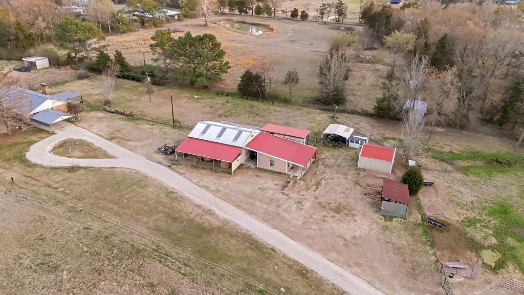 Farm For Sale in Franklin (TX) County , 473 County Road Se 3370, Winnsboro, Texas 75494, 3 Bedroom, 2 Bathroom, 2 Garage spaces, 1,660 Sqft, built in 1995, mls#21183620, Real Estate Agent in Winnsboro, Homes For Sale in Franklin (TX) county, Homes For Sale in Winnsboro, Realtor in Winnsboro Texas, Real Estate Brokerage Independent Realty Texas, Luminita Cordes Realtor