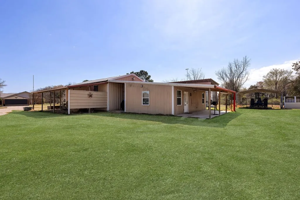 Farm For Sale in Franklin (TX) County , 473 County Road Se 3370, Winnsboro, Texas 75494, 3 Bedroom, 2 Bathroom, 2 Garage spaces, 1,660 Sqft, built in 1995, mls#21183620, Real Estate Agent in Winnsboro, Homes For Sale in Franklin (TX) county, Homes For Sale in Winnsboro, Realtor in Winnsboro Texas, Real Estate Brokerage Independent Realty Texas, Luminita Cordes Realtor