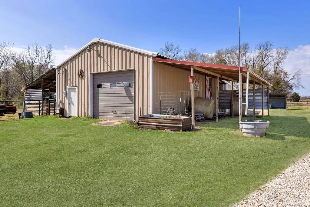 Farm For Sale in Franklin (TX) County , 473 County Road Se 3370, Winnsboro, Texas 75494, 3 Bedroom, 2 Bathroom, 2 Garage spaces, 1,660 Sqft, built in 1995, mls#21183620, Real Estate Agent in Winnsboro, Homes For Sale in Franklin (TX) county, Homes For Sale in Winnsboro, Realtor in Winnsboro Texas, Real Estate Brokerage Independent Realty Texas, Luminita Cordes Realtor