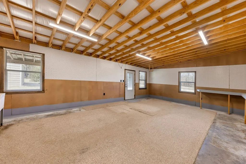 Farm For Sale in Franklin (TX) County , 473 County Road Se 3370, Winnsboro, Texas 75494, 3 Bedroom, 2 Bathroom, 2 Garage spaces, 1,660 Sqft, built in 1995, mls#21183620, Real Estate Agent in Winnsboro, Homes For Sale in Franklin (TX) county, Homes For Sale in Winnsboro, Realtor in Winnsboro Texas, Real Estate Brokerage Independent Realty Texas, Luminita Cordes Realtor