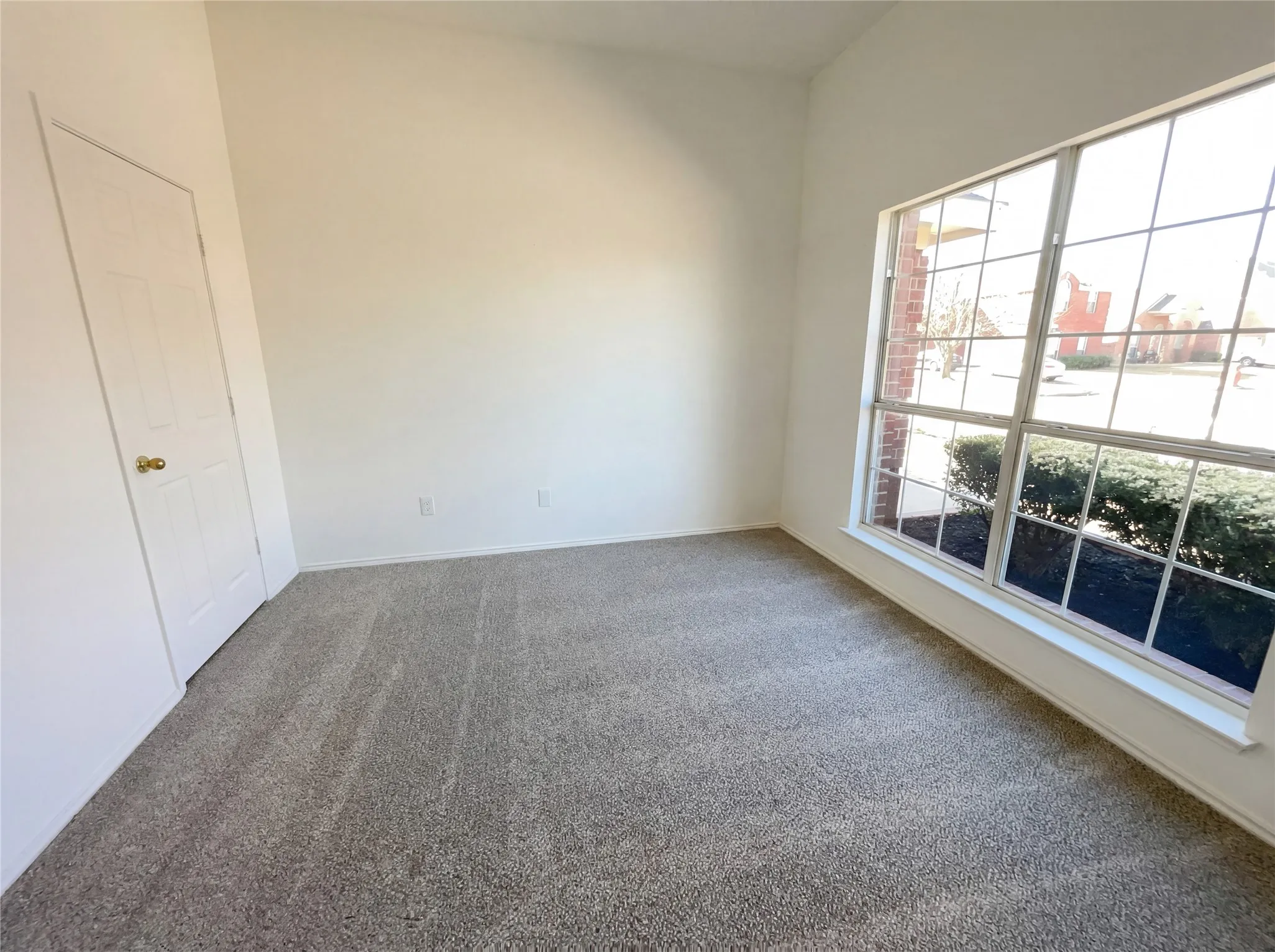 Single Family Residence For Sale in Tarrant County , 8329 Cedarcrest Lane, Fort Worth, Texas 76123, 4 Bedroom, 3 Bathroom, 2 Garage spaces, 2,686 Sqft, built in 2003, Preowned, mls#21183745, Real Estate Agent in Fort Worth, Homes For Sale in Tarrant county, Homes For Sale in Fort Worth, Realtor in Fort Worth Texas, Real Estate Brokerage Independent Realty Texas, Luminita Cordes Realtor