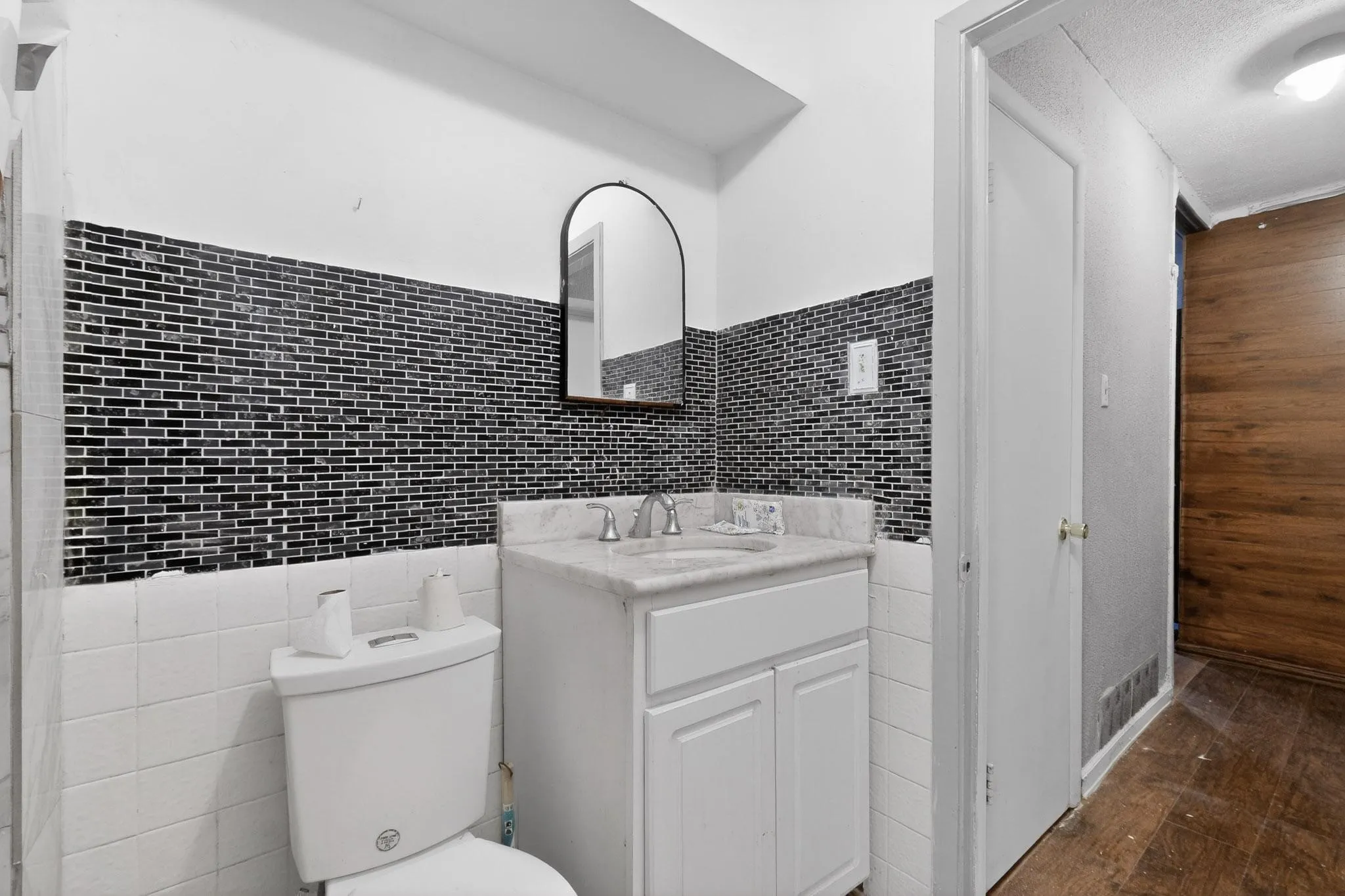 Single Family Residence For Sale in Dallas County , 522 Phillip Street, Mesquite, Texas 75149, 5 Bedroom, 4 Bathroom, Garage spaces, 1,746 Sqft, built in 1954, Preowned, mls#21180309, Real Estate Agent in Mesquite, Homes For Sale in Dallas county, Homes For Sale in Mesquite, Realtor in Mesquite Texas, Real Estate Brokerage Independent Realty Texas, Luminita Cordes Realtor