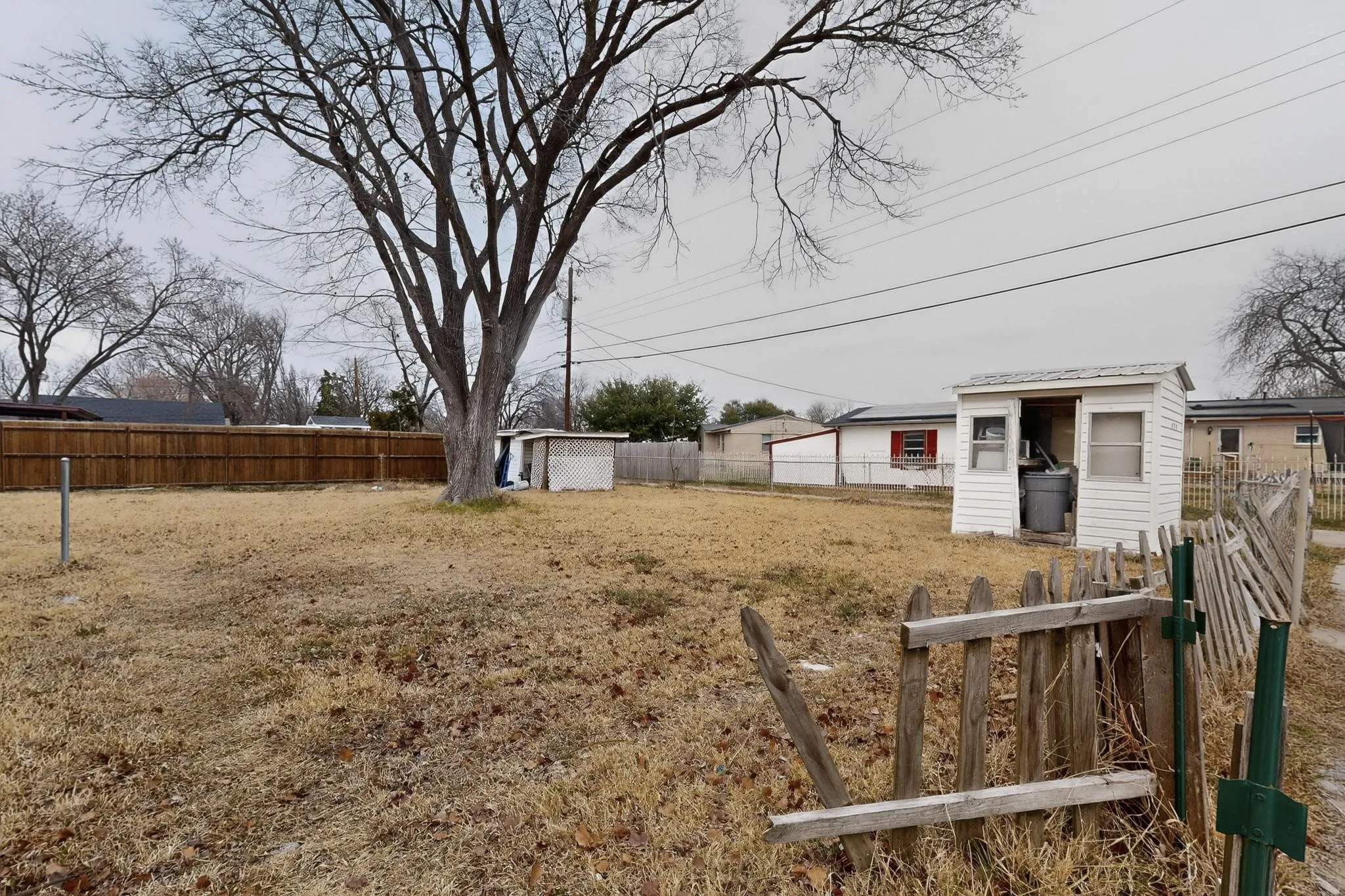 Single Family Residence For Sale in Dallas County , 522 Phillip Street, Mesquite, Texas 75149, 5 Bedroom, 4 Bathroom, Garage spaces, 1,746 Sqft, built in 1954, Preowned, mls#21180309, Real Estate Agent in Mesquite, Homes For Sale in Dallas county, Homes For Sale in Mesquite, Realtor in Mesquite Texas, Real Estate Brokerage Independent Realty Texas, Luminita Cordes Realtor