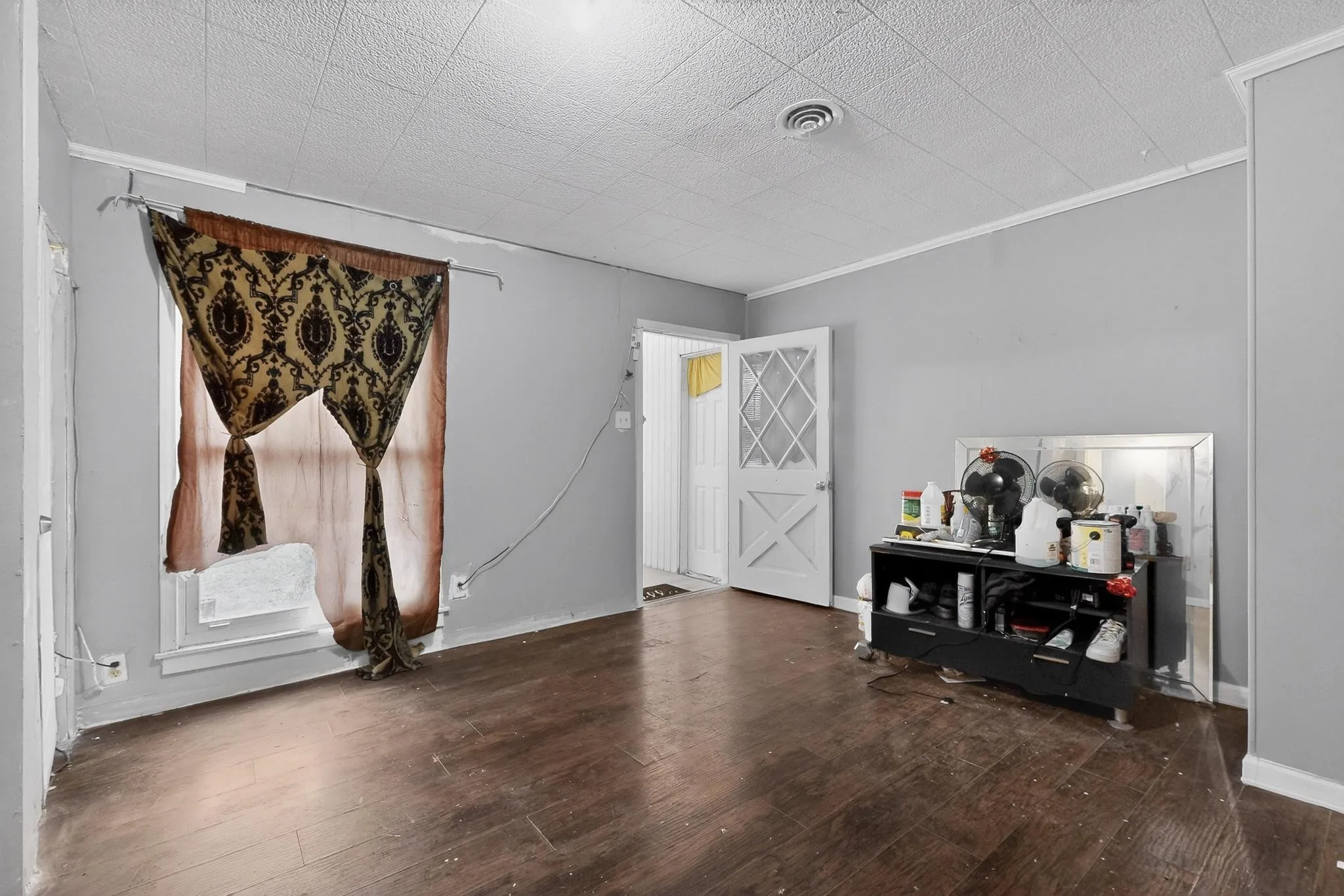 Single Family Residence For Sale in Dallas County , 522 Phillip Street, Mesquite, Texas 75149, 5 Bedroom, 4 Bathroom, Garage spaces, 1,746 Sqft, built in 1954, Preowned, mls#21180309, Real Estate Agent in Mesquite, Homes For Sale in Dallas county, Homes For Sale in Mesquite, Realtor in Mesquite Texas, Real Estate Brokerage Independent Realty Texas, Luminita Cordes Realtor