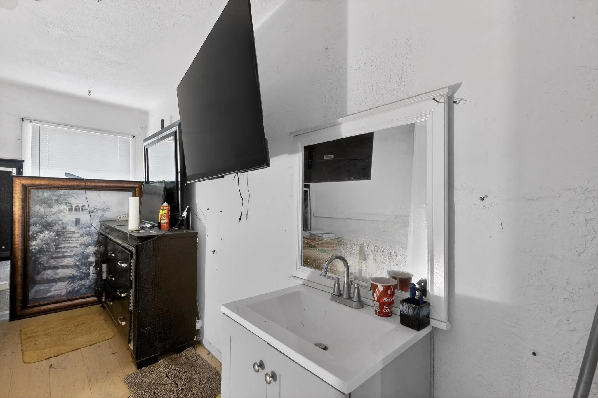Single Family Residence For Sale in Dallas County , 522 Phillip Street, Mesquite, Texas 75149, 5 Bedroom, 4 Bathroom, Garage spaces, 1,746 Sqft, built in 1954, Preowned, mls#21180309, Real Estate Agent in Mesquite, Homes For Sale in Dallas county, Homes For Sale in Mesquite, Realtor in Mesquite Texas, Real Estate Brokerage Independent Realty Texas, Luminita Cordes Realtor