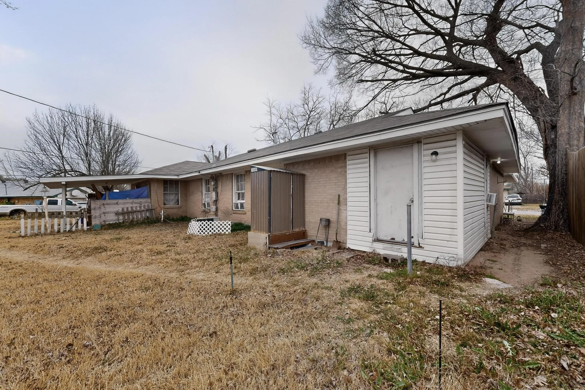 Single Family Residence For Sale in Dallas County , 522 Phillip Street, Mesquite, Texas 75149, 5 Bedroom, 4 Bathroom, Garage spaces, 1,746 Sqft, built in 1954, Preowned, mls#21180309, Real Estate Agent in Mesquite, Homes For Sale in Dallas county, Homes For Sale in Mesquite, Realtor in Mesquite Texas, Real Estate Brokerage Independent Realty Texas, Luminita Cordes Realtor