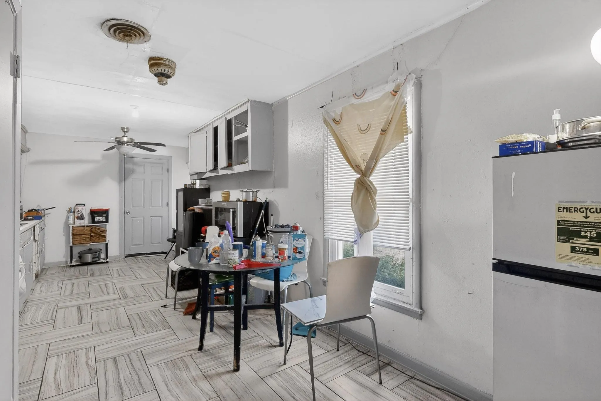 Single Family Residence For Sale in Dallas County , 522 Phillip Street, Mesquite, Texas 75149, 5 Bedroom, 4 Bathroom, Garage spaces, 1,746 Sqft, built in 1954, Preowned, mls#21180309, Real Estate Agent in Mesquite, Homes For Sale in Dallas county, Homes For Sale in Mesquite, Realtor in Mesquite Texas, Real Estate Brokerage Independent Realty Texas, Luminita Cordes Realtor