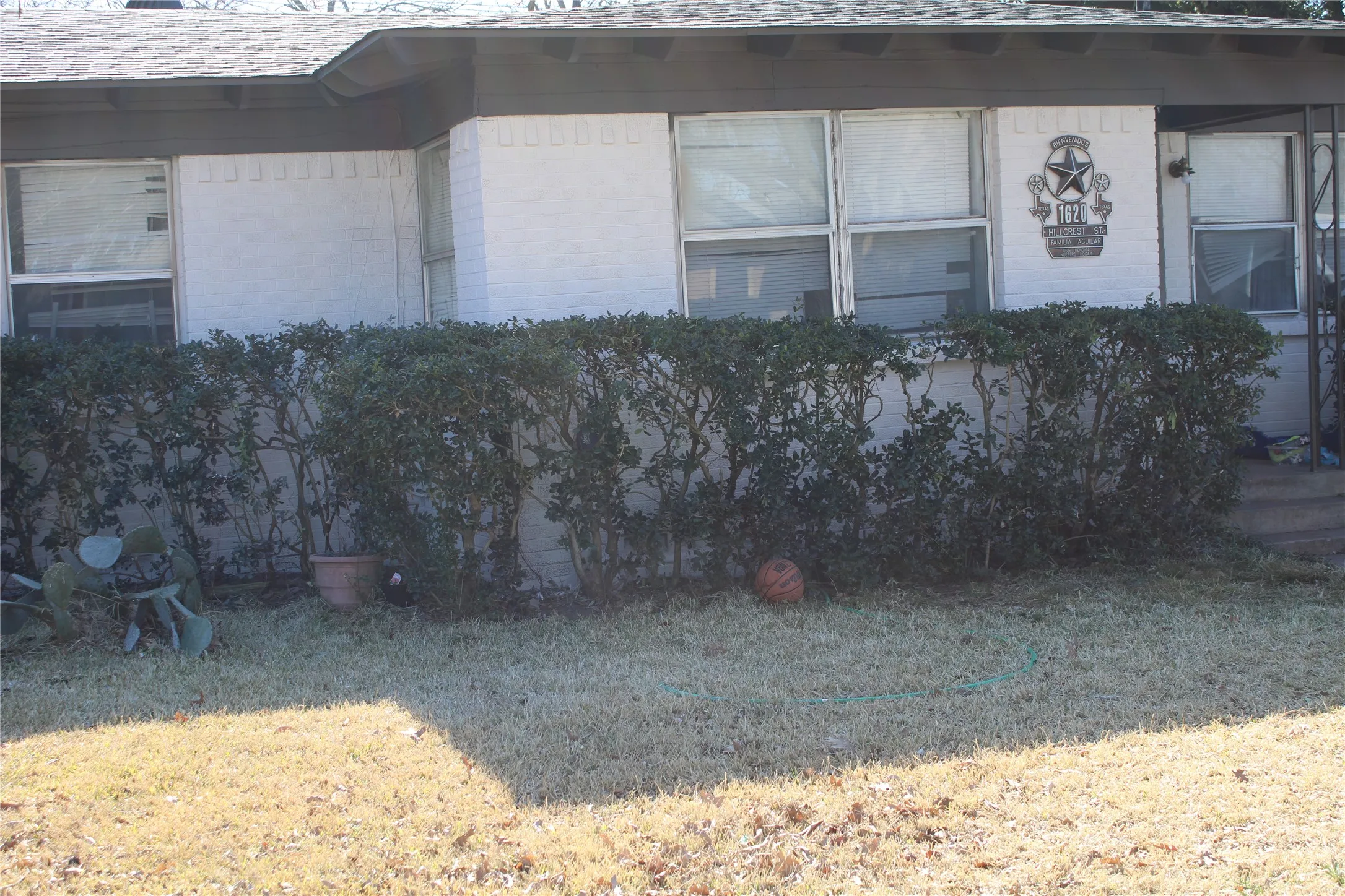 Single Family Residence For Sale in Dallas County , 1620 Hillcrest Street, Mesquite, Texas 75149, 3 Bedroom, 1 Bathroom, Garage spaces, 965 Sqft, built in 1955, Price $210,000, mls#21184063, Real Estate Agent in Mesquite, Homes For Sale in Dallas county, Homes For Sale in Mesquite, Realtor in Mesquite Texas, Real Estate Brokerage Independent Realty Texas, Luminita Cordes Realtor