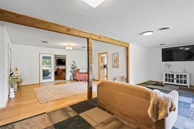 Single Family Residence For Sale in Cass County , 2585 Fm 250 N, Hughes Springs, Texas 75656, 5 Bedroom, 3 Bathroom, 2 Garage spaces, 3,142 Sqft, built in 1966, mls#21181565, Real Estate Agent in Hughes Springs, Homes For Sale in Cass county, Homes For Sale in Hughes Springs, Realtor in Hughes Springs Texas, Real Estate Brokerage Independent Realty Texas, Luminita Cordes Realtor
