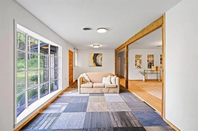 Single Family Residence For Sale in Cass County , 2585 Fm 250 N, Hughes Springs, Texas 75656, 5 Bedroom, 3 Bathroom, 2 Garage spaces, 3,142 Sqft, built in 1966, mls#21181565, Real Estate Agent in Hughes Springs, Homes For Sale in Cass county, Homes For Sale in Hughes Springs, Realtor in Hughes Springs Texas, Real Estate Brokerage Independent Realty Texas, Luminita Cordes Realtor