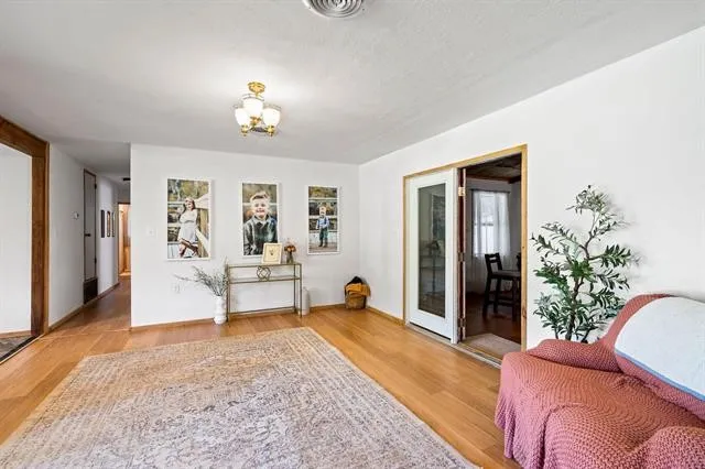 Single Family Residence For Sale in Cass County , 2585 Fm 250 N, Hughes Springs, Texas 75656, 5 Bedroom, 3 Bathroom, 2 Garage spaces, 3,142 Sqft, built in 1966, mls#21181565, Real Estate Agent in Hughes Springs, Homes For Sale in Cass county, Homes For Sale in Hughes Springs, Realtor in Hughes Springs Texas, Real Estate Brokerage Independent Realty Texas, Luminita Cordes Realtor