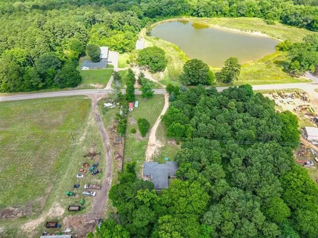 Single Family Residence For Sale in Cass County , 2585 Fm 250 N, Hughes Springs, Texas 75656, 5 Bedroom, 3 Bathroom, 2 Garage spaces, 3,142 Sqft, built in 1966, mls#21181565, Real Estate Agent in Hughes Springs, Homes For Sale in Cass county, Homes For Sale in Hughes Springs, Realtor in Hughes Springs Texas, Real Estate Brokerage Independent Realty Texas, Luminita Cordes Realtor