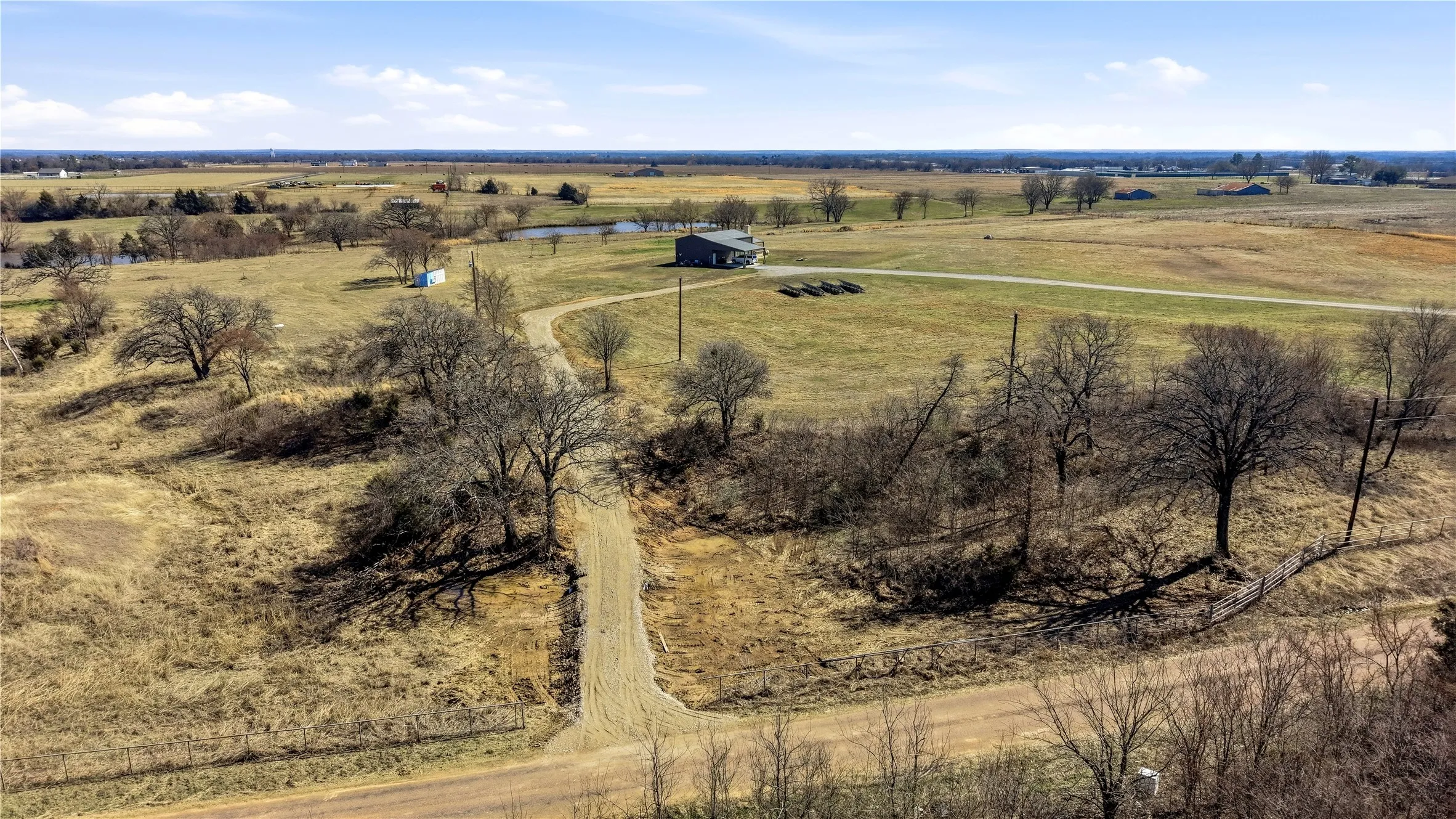 Single Family Residence For Sale in Grayson County , 140 Turkey Farm Road, Whitesboro, Texas 76273, 3 Bedroom, 3 Bathroom, Garage spaces, 2,187 Sqft, built in 2017, Preowned, Price $445,000, mls#21183960, Real Estate Agent in Whitesboro, Homes For Sale in Grayson county, Homes For Sale in Whitesboro, Realtor in Whitesboro Texas, Real Estate Brokerage Independent Realty Texas, Luminita Cordes Realtor