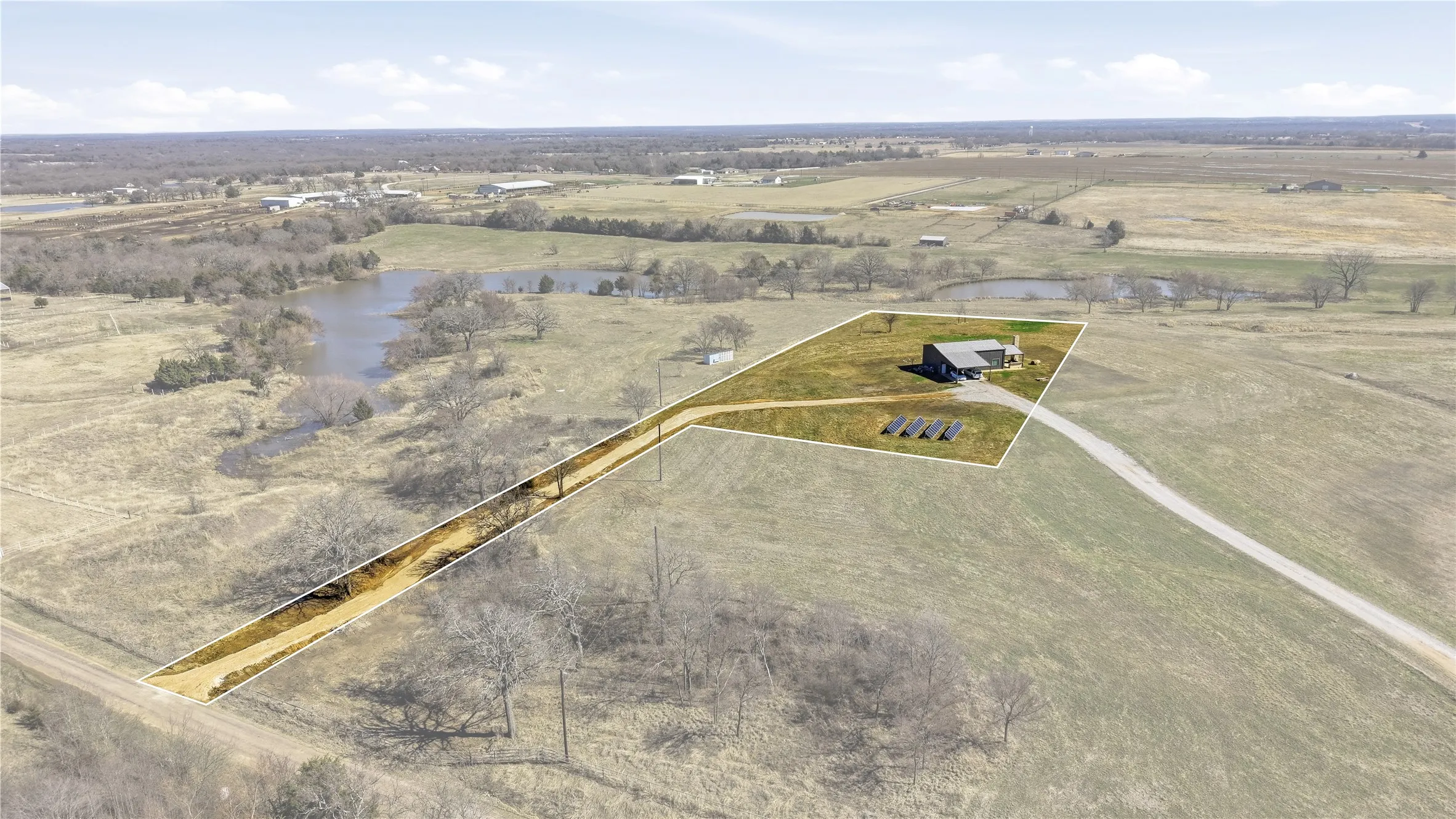 Single Family Residence For Sale in Grayson County , 140 Turkey Farm Road, Whitesboro, Texas 76273, 3 Bedroom, 3 Bathroom, Garage spaces, 2,187 Sqft, built in 2017, Preowned, Price $445,000, mls#21183960, Real Estate Agent in Whitesboro, Homes For Sale in Grayson county, Homes For Sale in Whitesboro, Realtor in Whitesboro Texas, Real Estate Brokerage Independent Realty Texas, Luminita Cordes Realtor