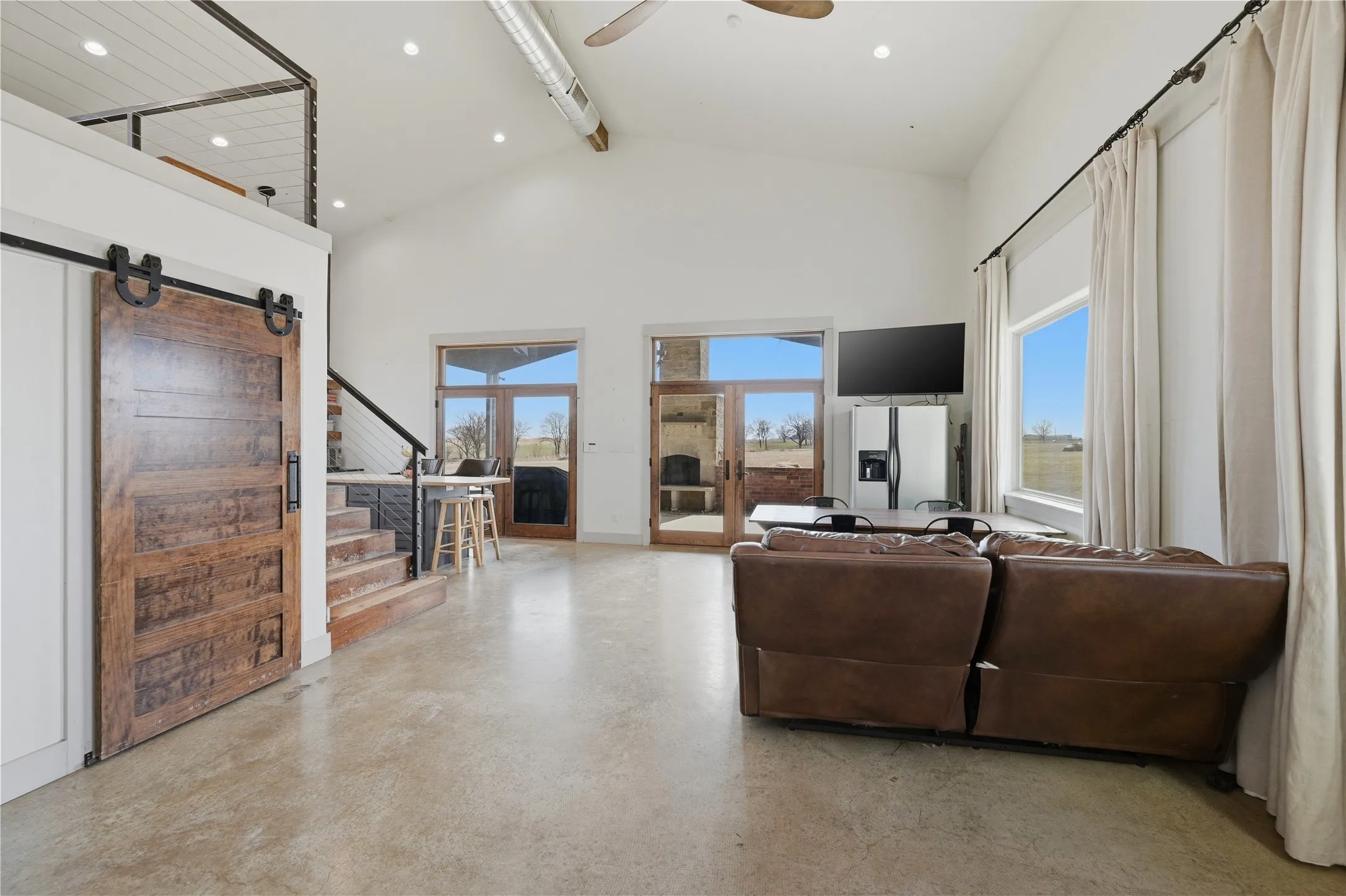 Single Family Residence For Sale in Grayson County , 140 Turkey Farm Road, Whitesboro, Texas 76273, 3 Bedroom, 3 Bathroom, Garage spaces, 2,187 Sqft, built in 2017, Preowned, Price $445,000, mls#21183960, Real Estate Agent in Whitesboro, Homes For Sale in Grayson county, Homes For Sale in Whitesboro, Realtor in Whitesboro Texas, Real Estate Brokerage Independent Realty Texas, Luminita Cordes Realtor