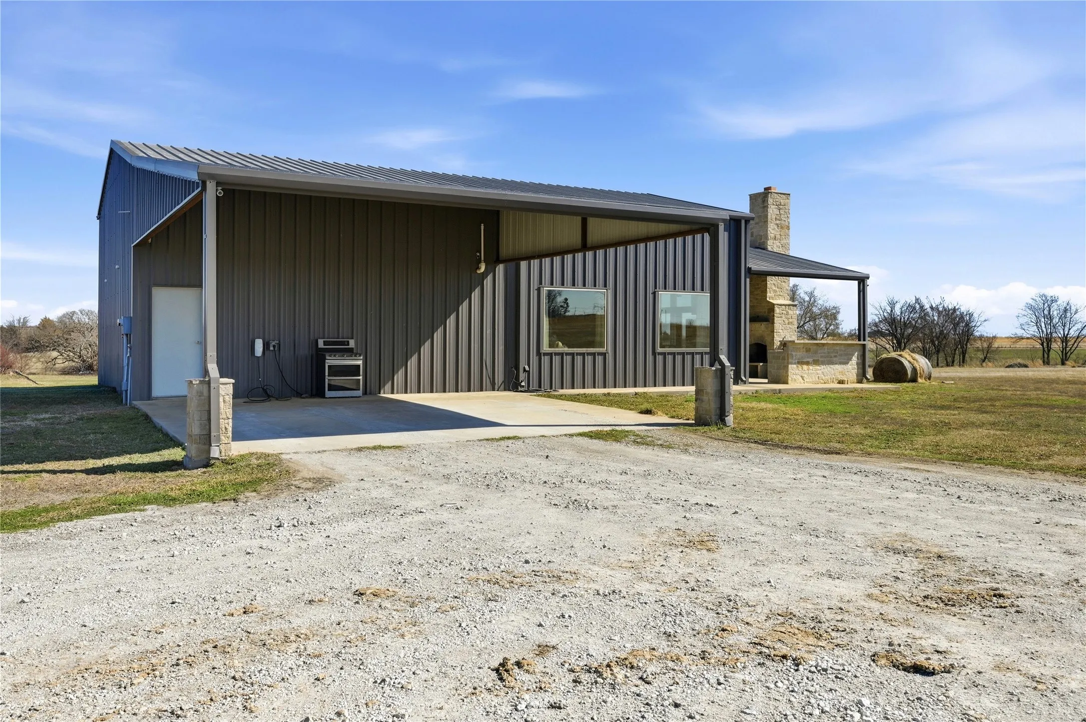 Single Family Residence For Sale in Grayson County , 140 Turkey Farm Road, Whitesboro, Texas 76273, 3 Bedroom, 3 Bathroom, Garage spaces, 2,187 Sqft, built in 2017, Preowned, Price $445,000, mls#21183960, Real Estate Agent in Whitesboro, Homes For Sale in Grayson county, Homes For Sale in Whitesboro, Realtor in Whitesboro Texas, Real Estate Brokerage Independent Realty Texas, Luminita Cordes Realtor