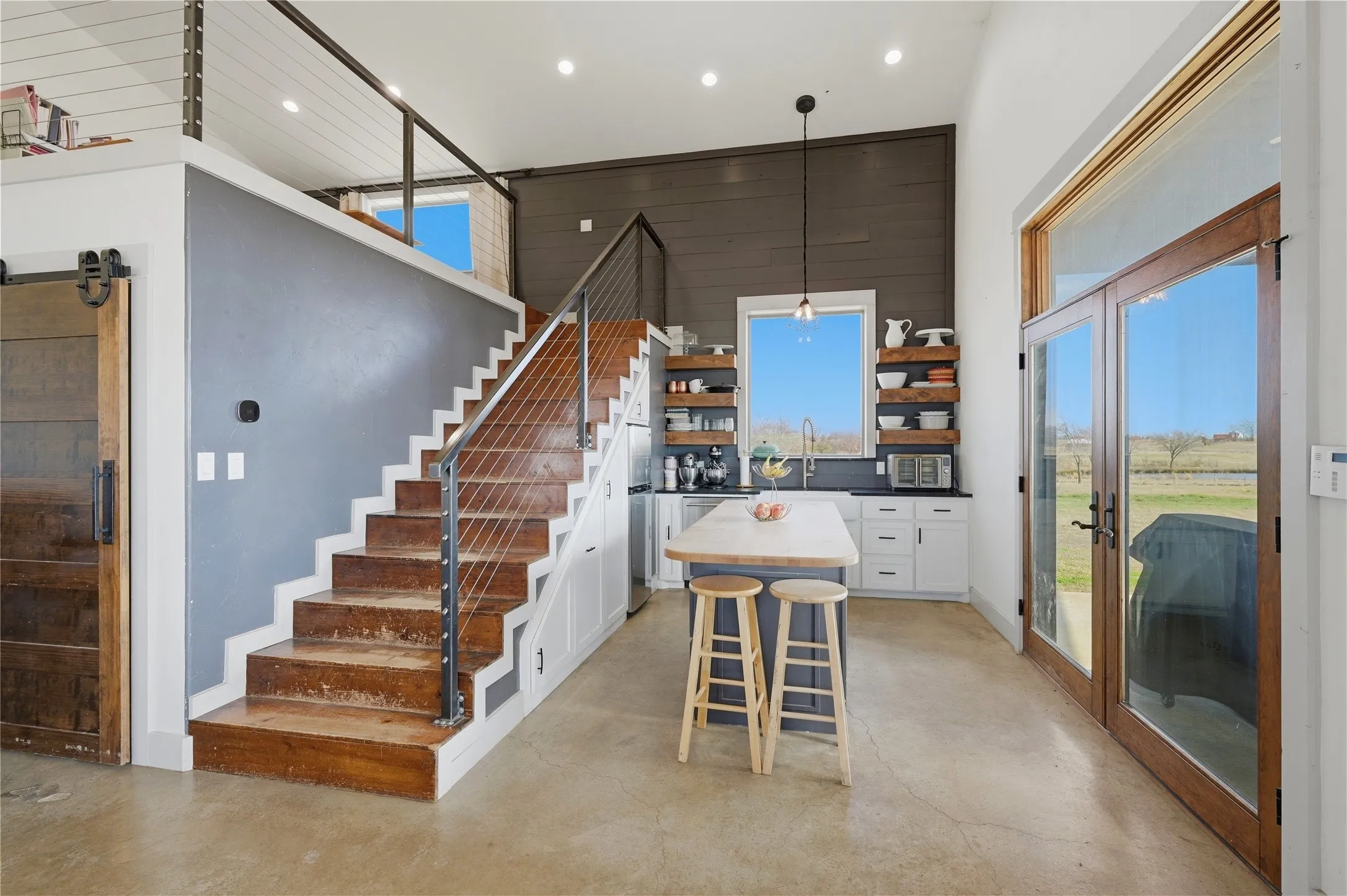 Single Family Residence For Sale in Grayson County , 140 Turkey Farm Road, Whitesboro, Texas 76273, 3 Bedroom, 3 Bathroom, Garage spaces, 2,187 Sqft, built in 2017, Preowned, Price $445,000, mls#21183960, Real Estate Agent in Whitesboro, Homes For Sale in Grayson county, Homes For Sale in Whitesboro, Realtor in Whitesboro Texas, Real Estate Brokerage Independent Realty Texas, Luminita Cordes Realtor