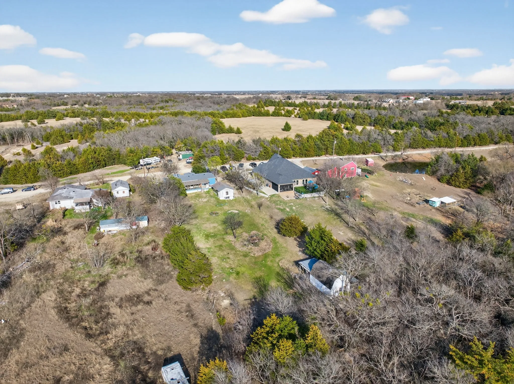 Single Family Residence For Sale in Kaufman County , 17319 Senne Road, Forney, Texas 75126, 5 Bedroom, 2 Bathroom, Garage spaces, 2,660 Sqft, built in 1984, mls#21181978, Real Estate Agent in Forney, Homes For Sale in Kaufman county, Homes For Sale in Forney, Realtor in Forney Texas, Real Estate Brokerage Independent Realty Texas, Luminita Cordes Realtor