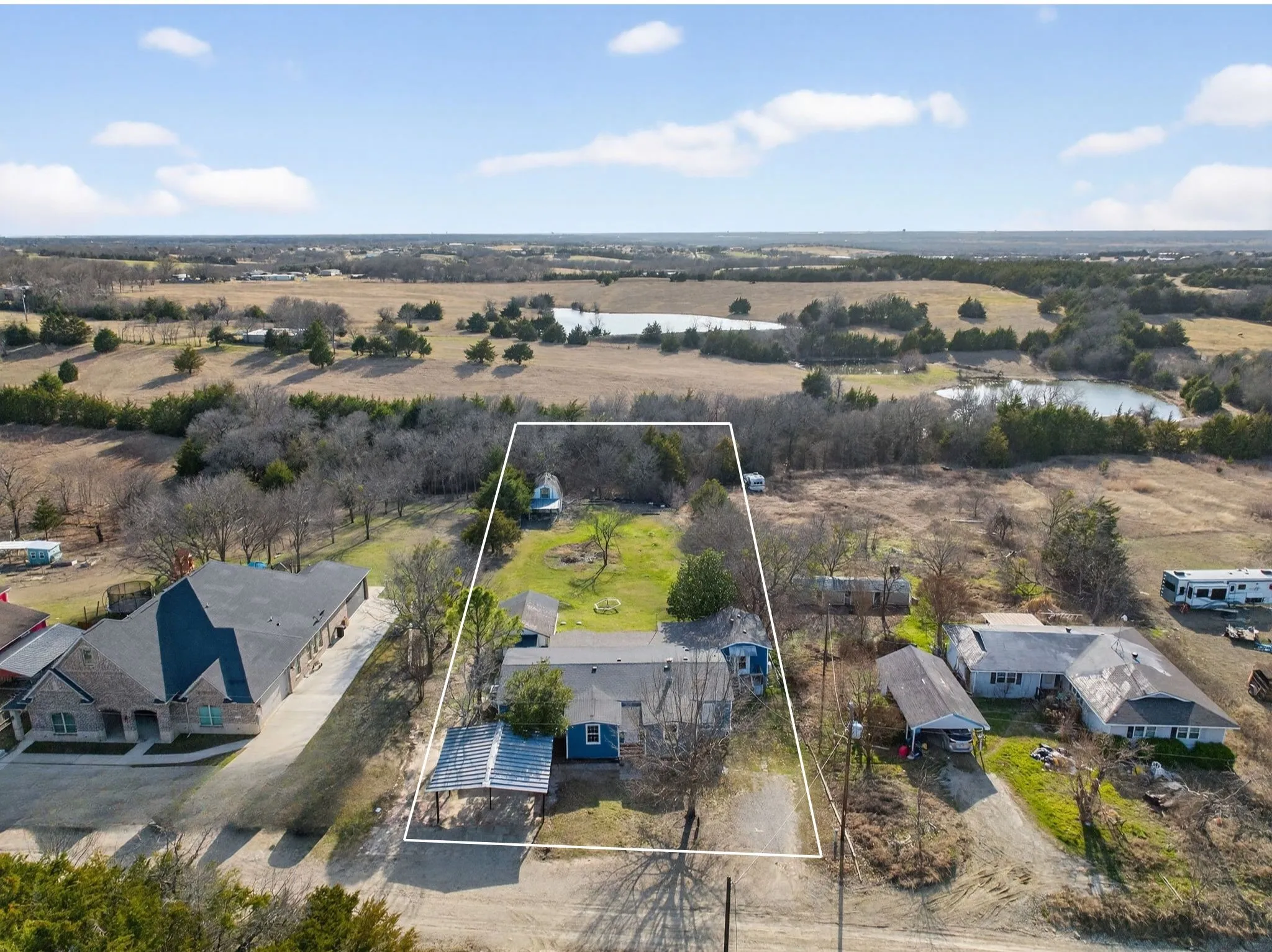 Single Family Residence For Sale in Kaufman County , 17319 Senne Road, Forney, Texas 75126, 5 Bedroom, 2 Bathroom, Garage spaces, 2,660 Sqft, built in 1984, mls#21181978, Real Estate Agent in Forney, Homes For Sale in Kaufman county, Homes For Sale in Forney, Realtor in Forney Texas, Real Estate Brokerage Independent Realty Texas, Luminita Cordes Realtor