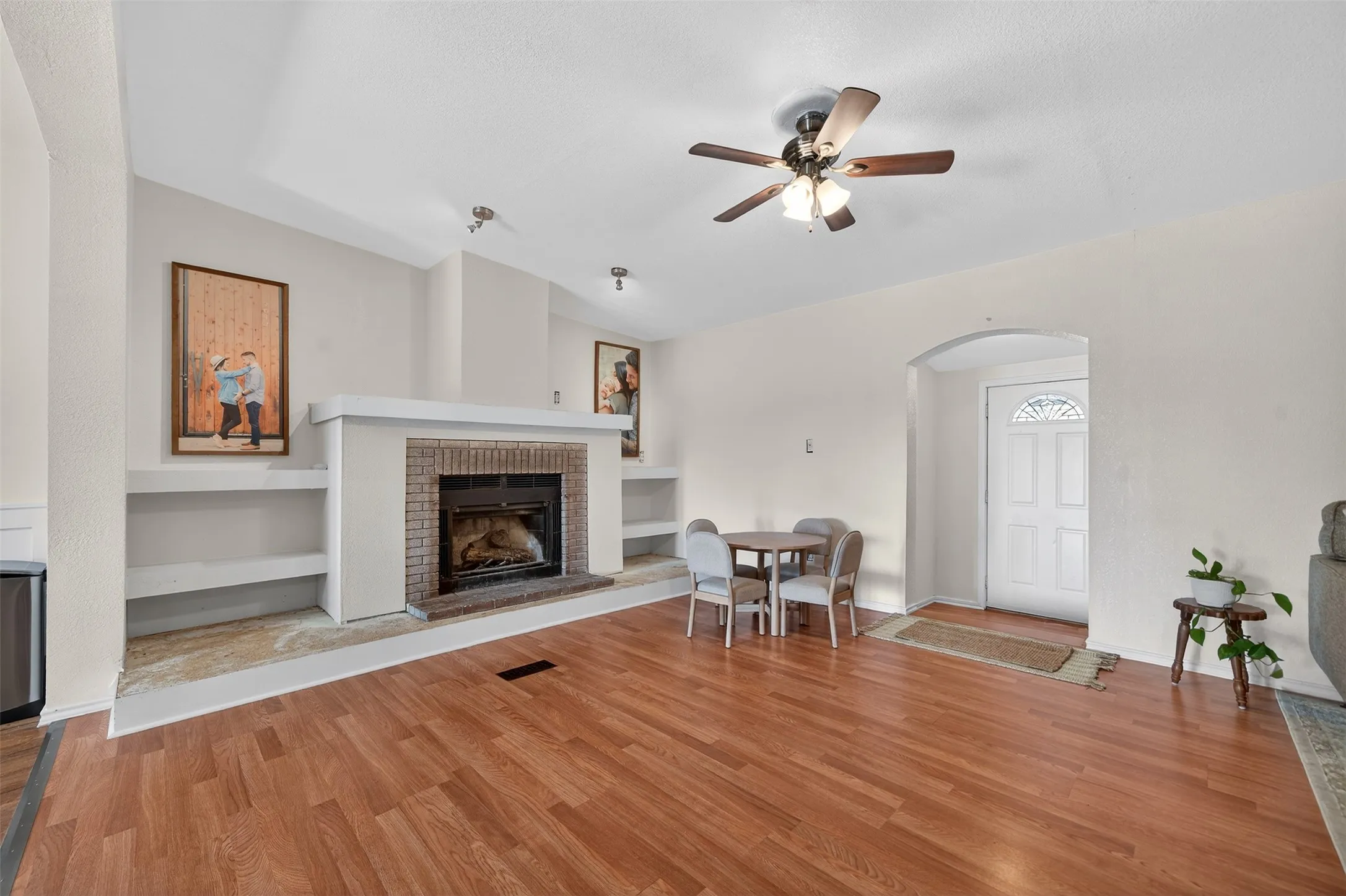 Single Family Residence For Sale in Kaufman County , 17319 Senne Road, Forney, Texas 75126, 5 Bedroom, 2 Bathroom, Garage spaces, 2,660 Sqft, built in 1984, mls#21181978, Real Estate Agent in Forney, Homes For Sale in Kaufman county, Homes For Sale in Forney, Realtor in Forney Texas, Real Estate Brokerage Independent Realty Texas, Luminita Cordes Realtor