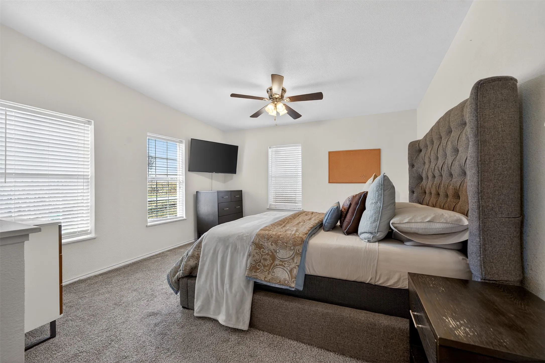 Single Family Residence For Sale in Kaufman County , 17319 Senne Road, Forney, Texas 75126, 5 Bedroom, 2 Bathroom, Garage spaces, 2,660 Sqft, built in 1984, mls#21181978, Real Estate Agent in Forney, Homes For Sale in Kaufman county, Homes For Sale in Forney, Realtor in Forney Texas, Real Estate Brokerage Independent Realty Texas, Luminita Cordes Realtor