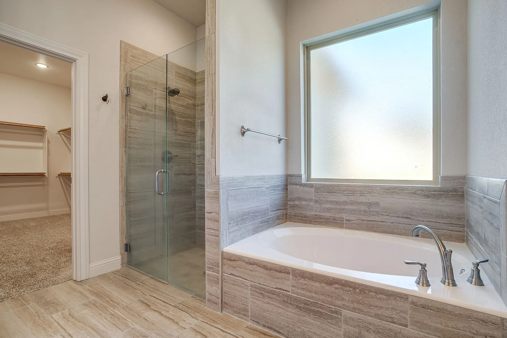 Single Family Residence For Sale in Parker County , 3616 Overlook Manor, Weatherford, Texas 76087, 4 Bedroom, 3 Bathroom, 3 Garage spaces, 2,650 Sqft, built in 2019, Preowned, mls#21181789, Real Estate Agent in Weatherford, Homes For Sale in Parker county, Homes For Sale in Weatherford, Realtor in Weatherford Texas, Real Estate Brokerage Independent Realty Texas, Luminita Cordes Realtor