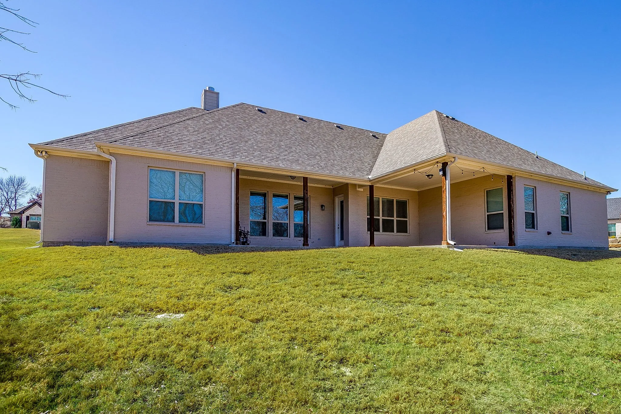 Single Family Residence For Sale in Parker County , 3616 Overlook Manor, Weatherford, Texas 76087, 4 Bedroom, 3 Bathroom, 3 Garage spaces, 2,650 Sqft, built in 2019, Preowned, mls#21181789, Real Estate Agent in Weatherford, Homes For Sale in Parker county, Homes For Sale in Weatherford, Realtor in Weatherford Texas, Real Estate Brokerage Independent Realty Texas, Luminita Cordes Realtor