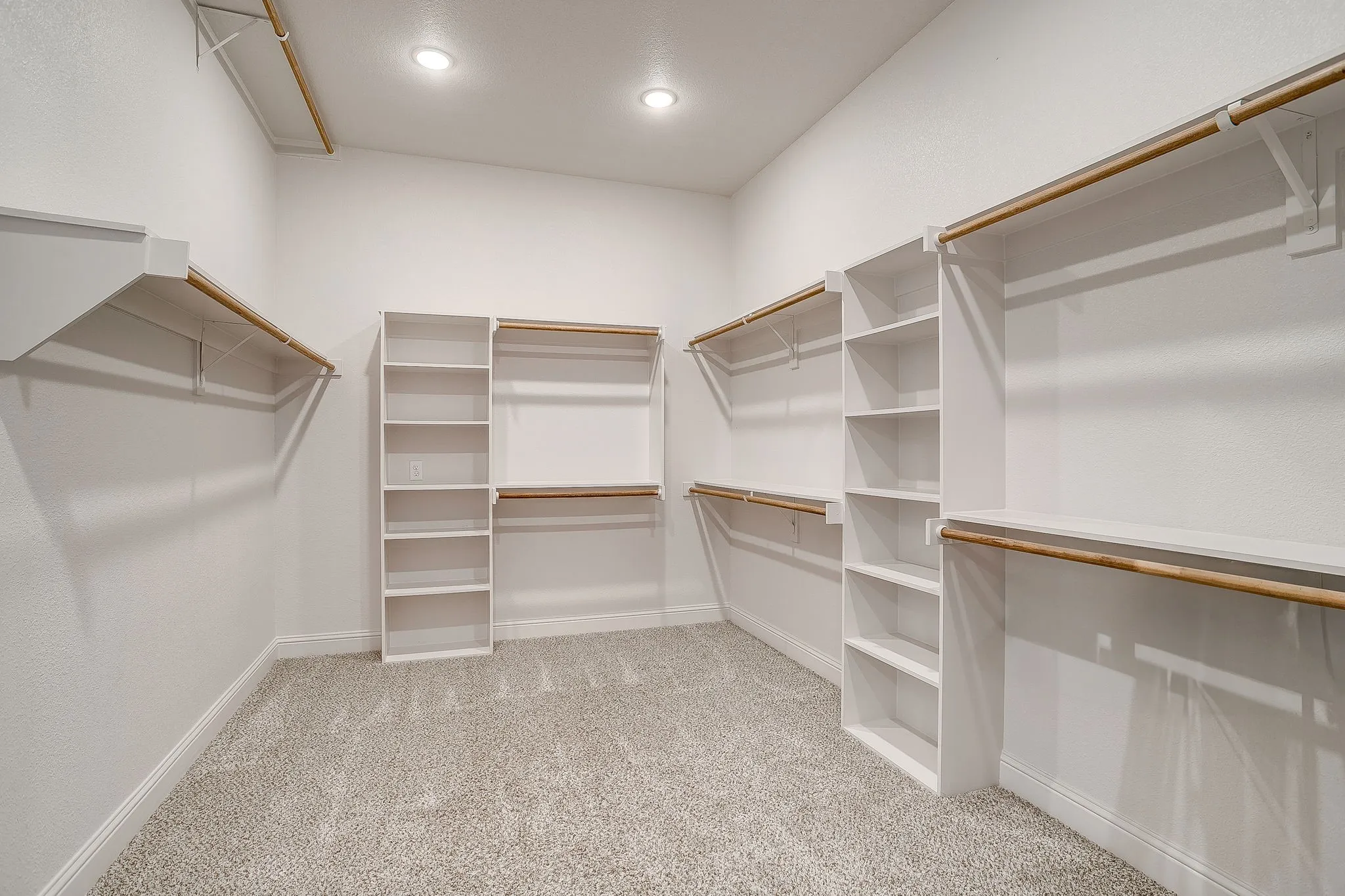 Single Family Residence For Sale in Parker County , 3616 Overlook Manor, Weatherford, Texas 76087, 4 Bedroom, 3 Bathroom, 3 Garage spaces, 2,650 Sqft, built in 2019, Preowned, mls#21181789, Real Estate Agent in Weatherford, Homes For Sale in Parker county, Homes For Sale in Weatherford, Realtor in Weatherford Texas, Real Estate Brokerage Independent Realty Texas, Luminita Cordes Realtor