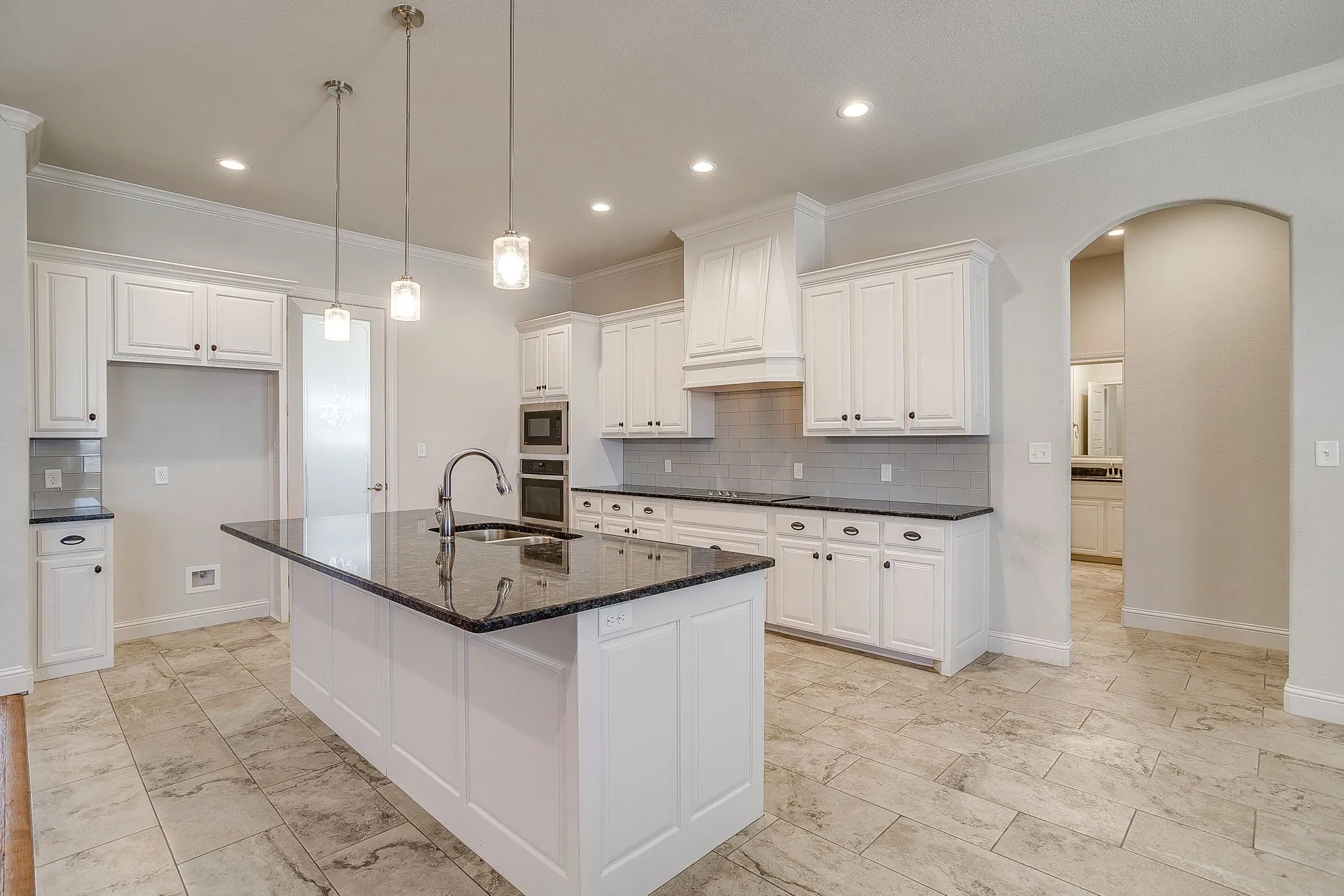 Single Family Residence For Sale in Parker County , 3616 Overlook Manor, Weatherford, Texas 76087, 4 Bedroom, 3 Bathroom, 3 Garage spaces, 2,650 Sqft, built in 2019, Preowned, mls#21181789, Real Estate Agent in Weatherford, Homes For Sale in Parker county, Homes For Sale in Weatherford, Realtor in Weatherford Texas, Real Estate Brokerage Independent Realty Texas, Luminita Cordes Realtor
