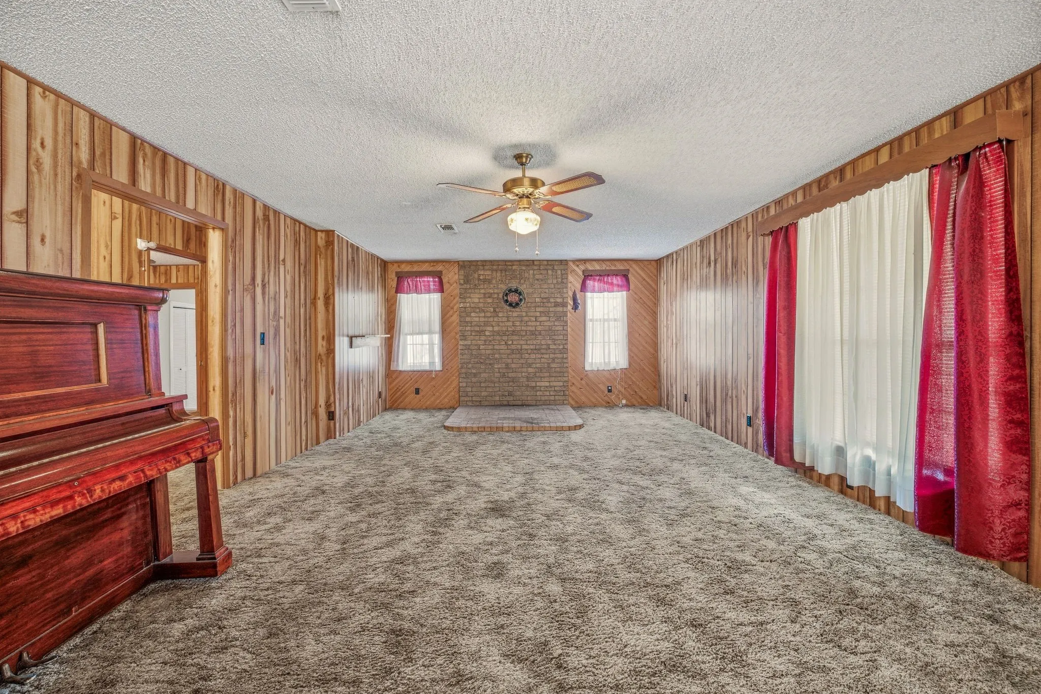 Single Family Residence For Sale in Comanche County , 650 County Road 426, De Leon, Texas 76444, 3 Bedroom, 1 Bathroom, Garage spaces, 2,275 Sqft, built in 1986, mls#21181418, Real Estate Agent in De Leon, Homes For Sale in Comanche county, Homes For Sale in De Leon, Realtor in De Leon Texas, Real Estate Brokerage Independent Realty Texas, Luminita Cordes Realtor